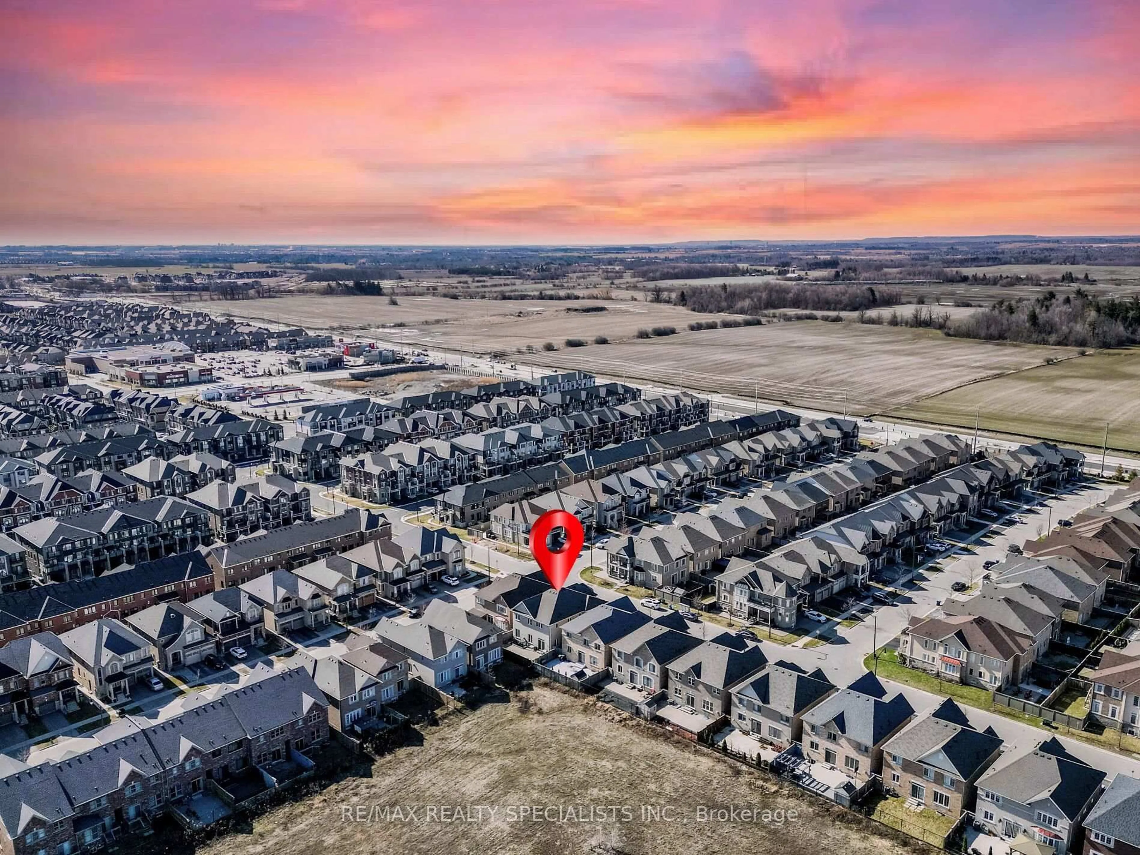 A pic from outside/outdoor area/front of a property/back of a property/a pic from drone, unknown for 41 Hoxton Rd, Brampton Ontario L7A 4L5