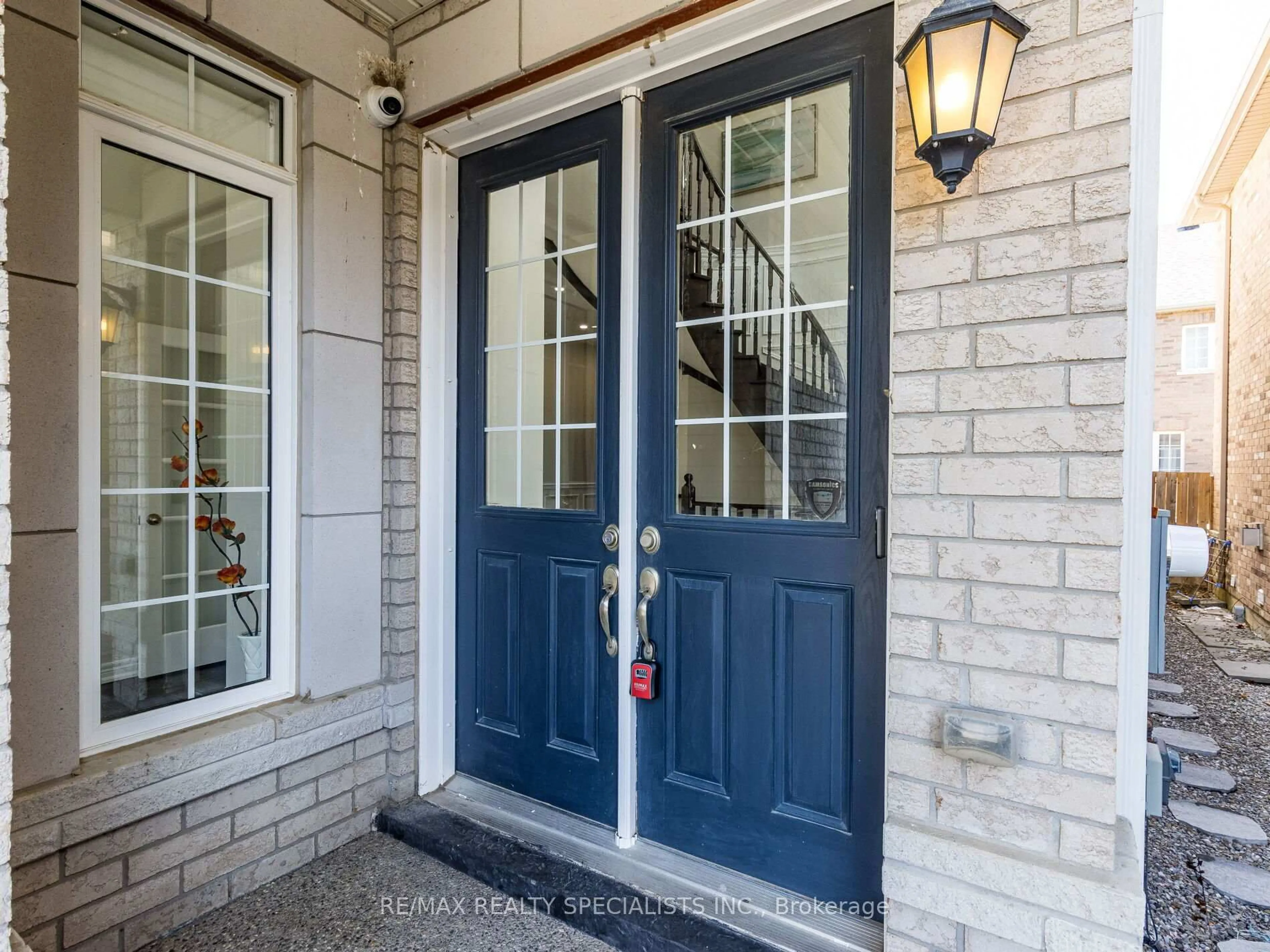 Indoor entryway for 41 Hoxton Rd, Brampton Ontario L7A 4L5
