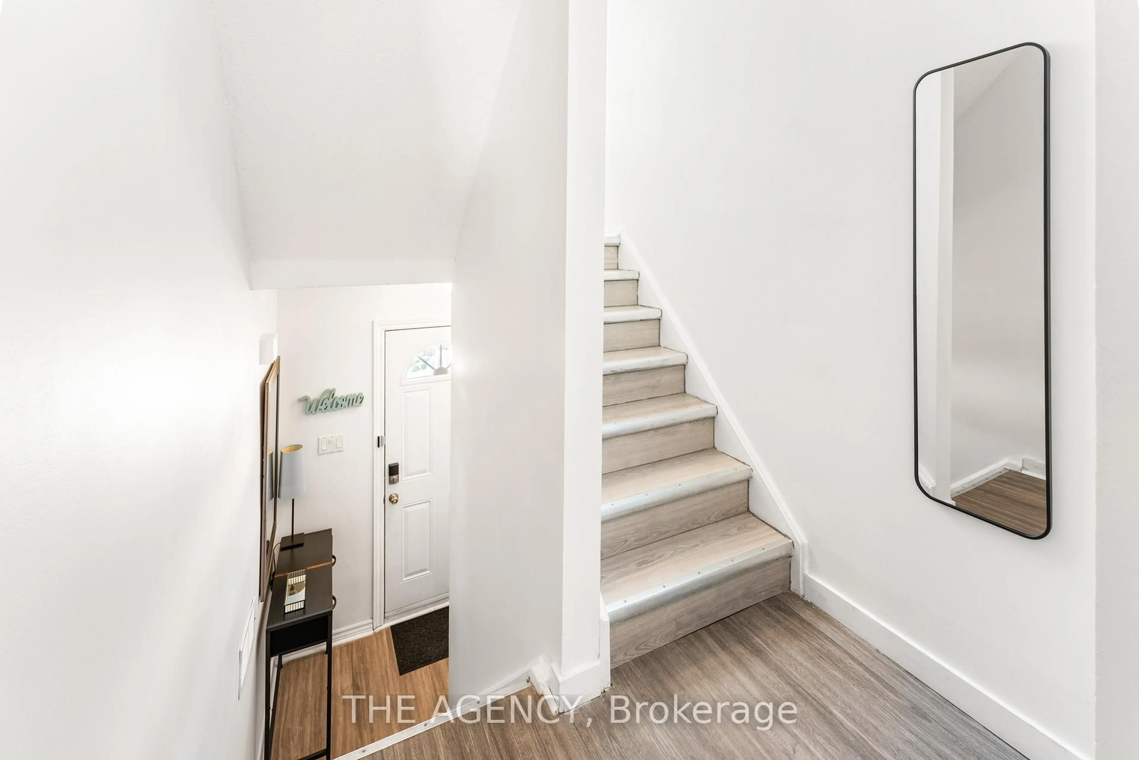 Stairs for 35 McMullen Cres #35, Brampton Ontario L6S 3M2