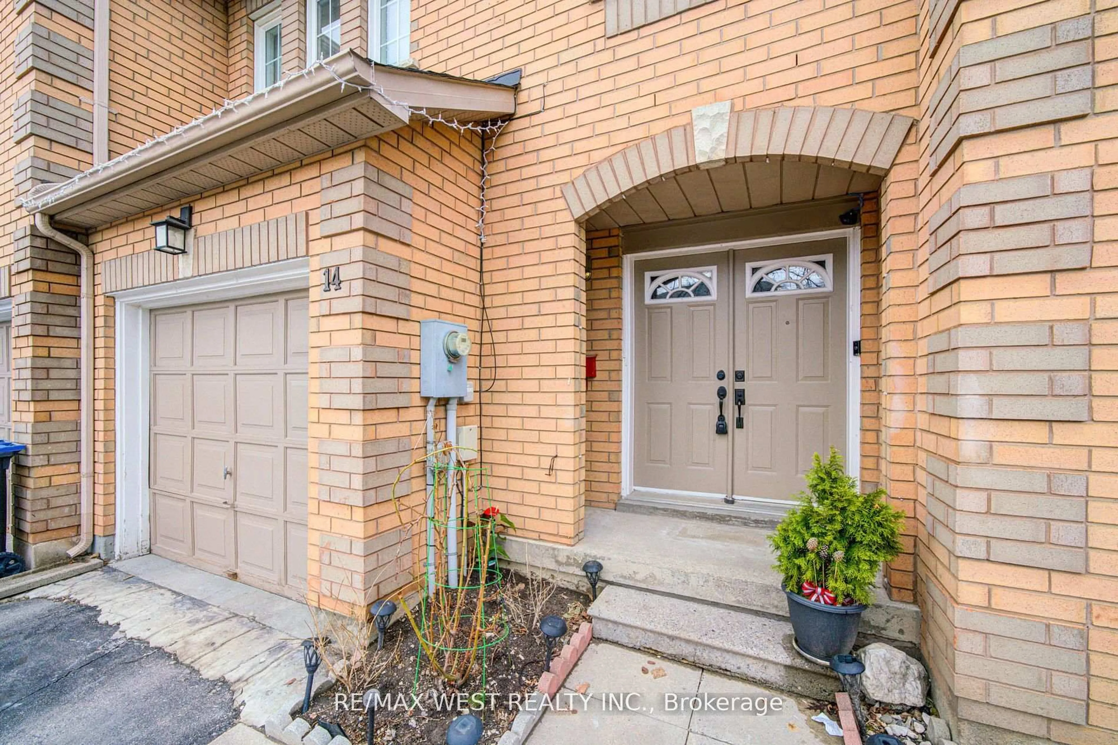 Home with brick exterior material, street for 100 Brickyard Way #14, Brampton Ontario L6V 4L9