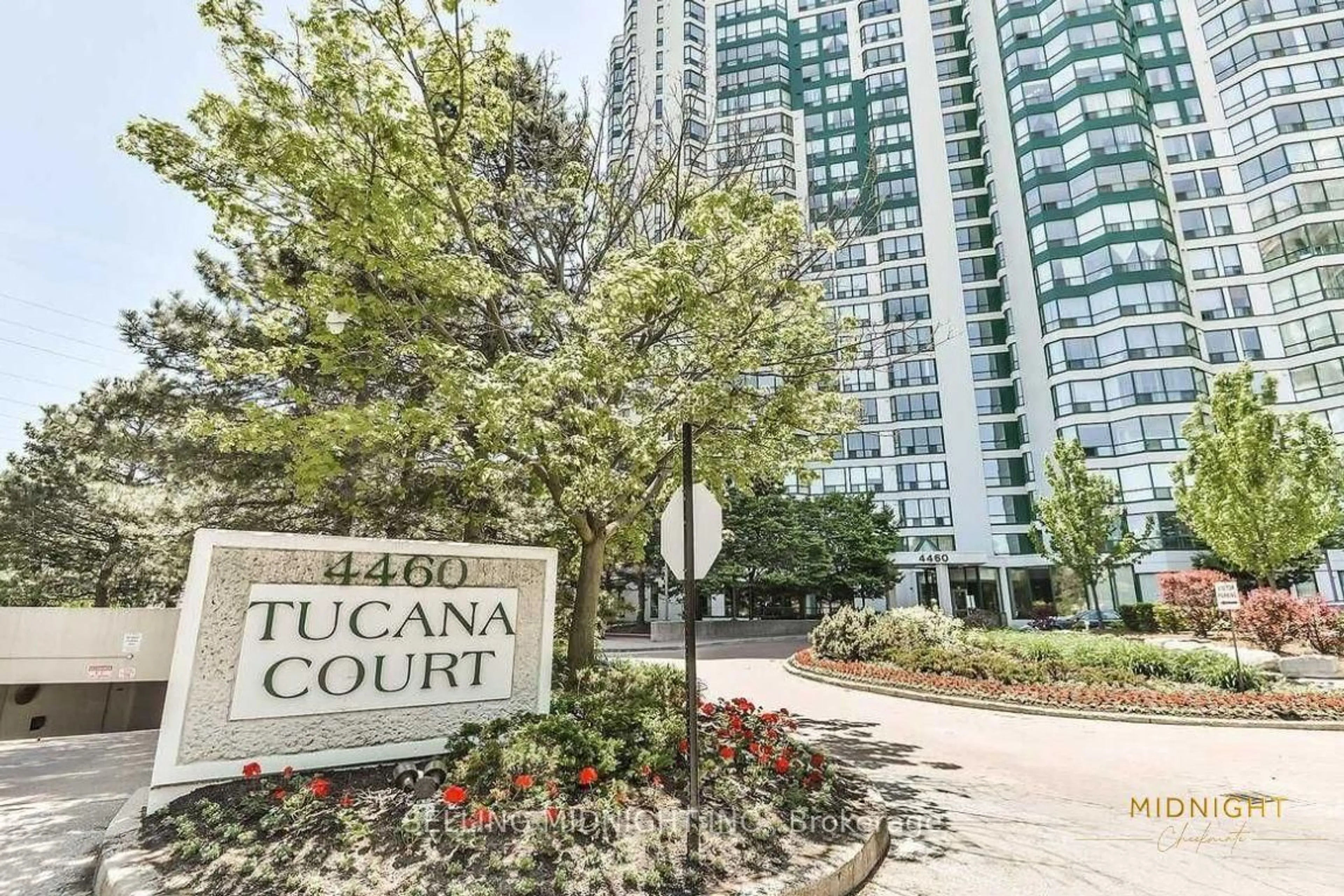 Indoor foyer for 4460 Tucana Crt #1605, Mississauga Ontario L5R 3K9