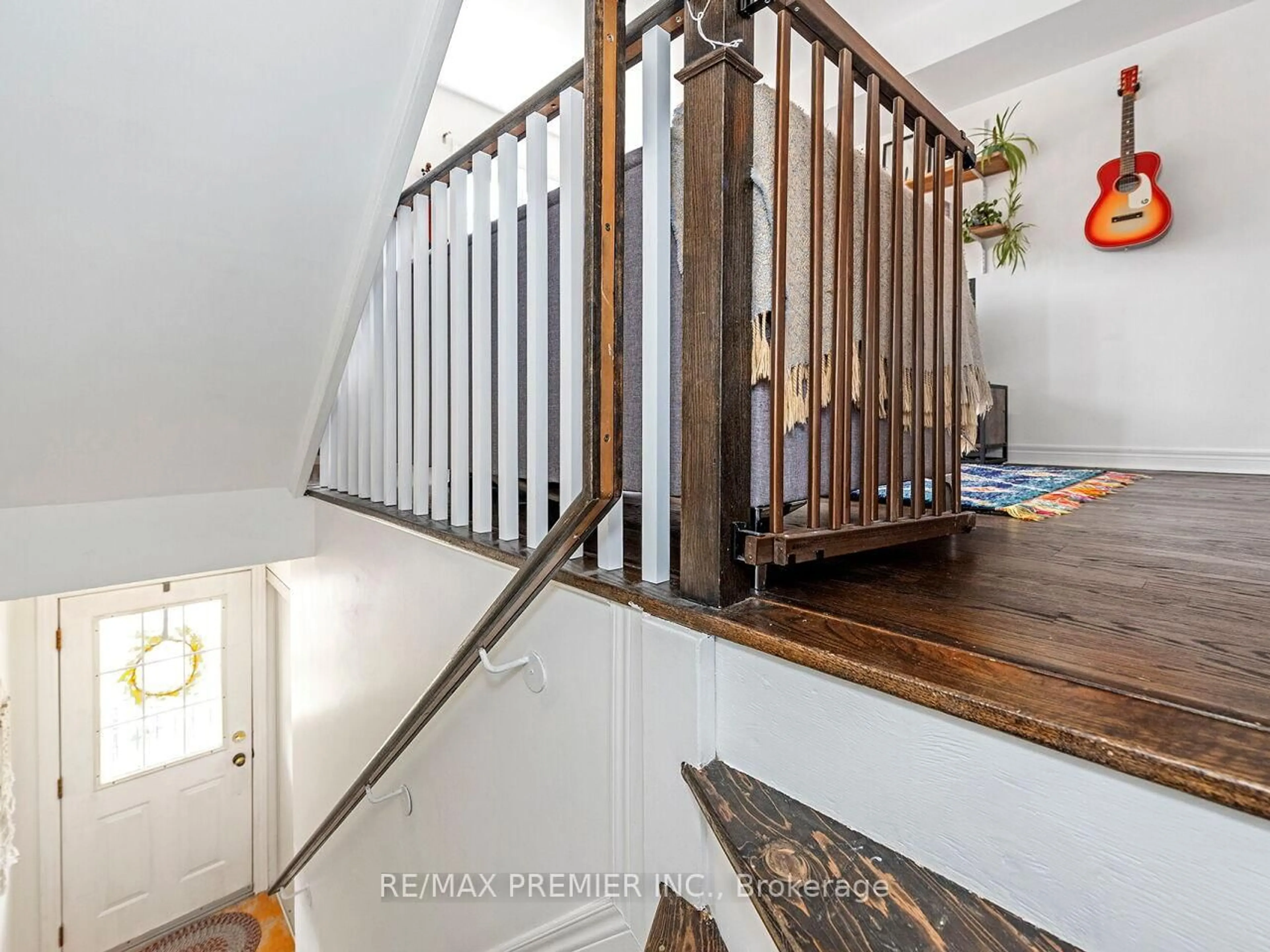Stairs for 62 Connolly St, Toronto Ontario M6N 5G3