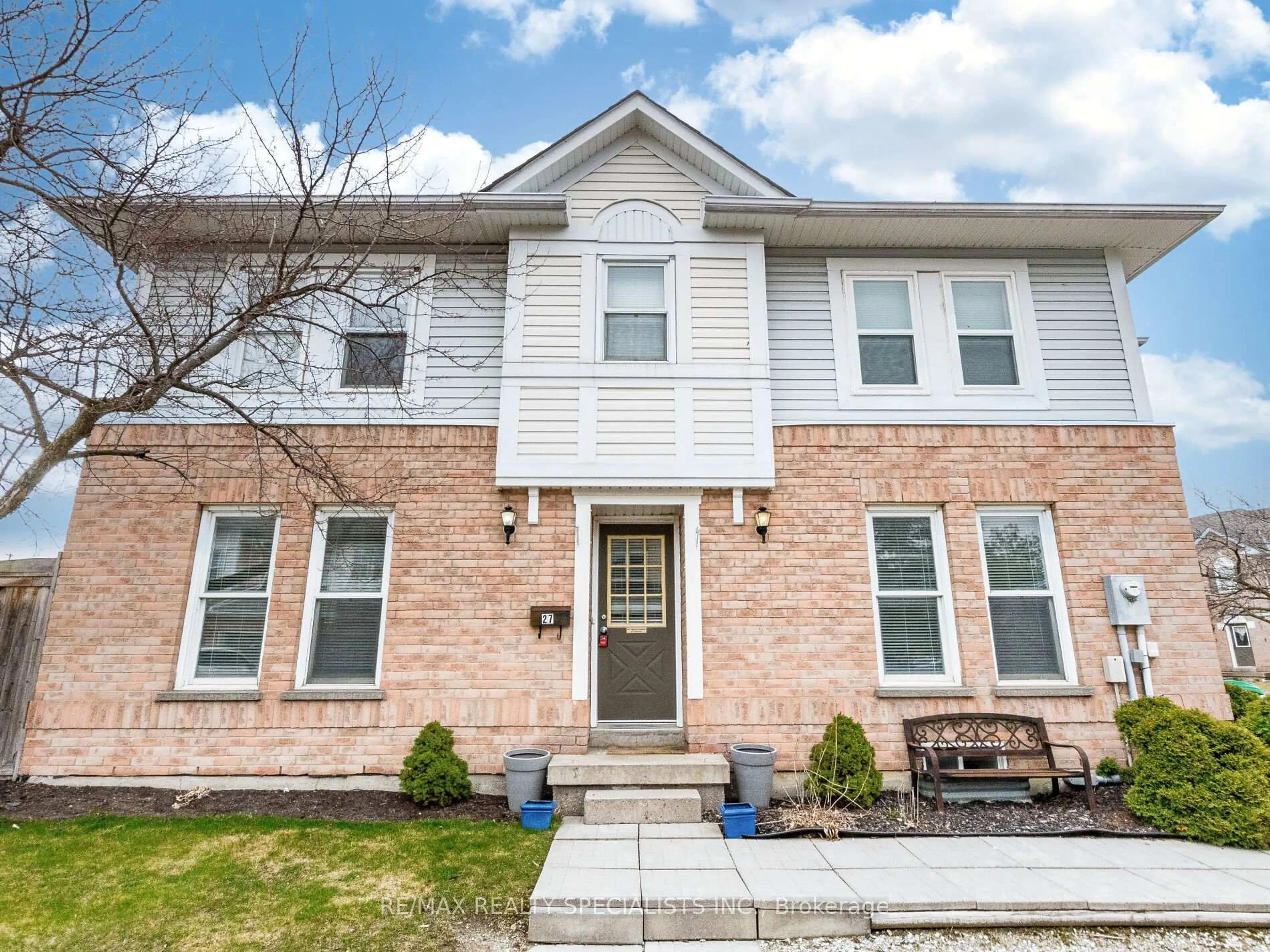 Home with brick exterior material, street for 27 Brisbane Crt, Brampton Ontario L6R 1V4
