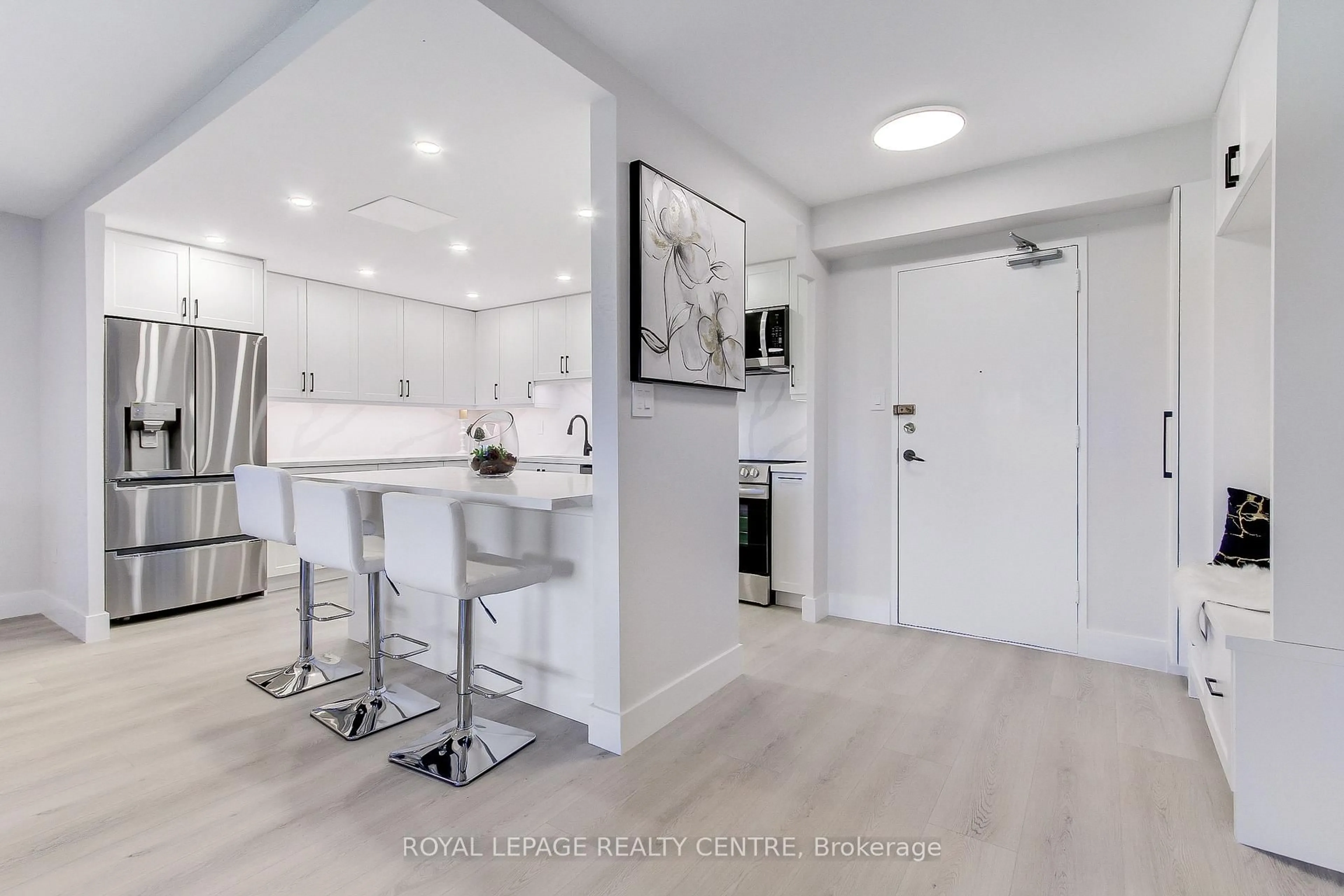 Open concept kitchen, unknown for 362 The East Mall N/A #304, Toronto Ontario M9B 6C4