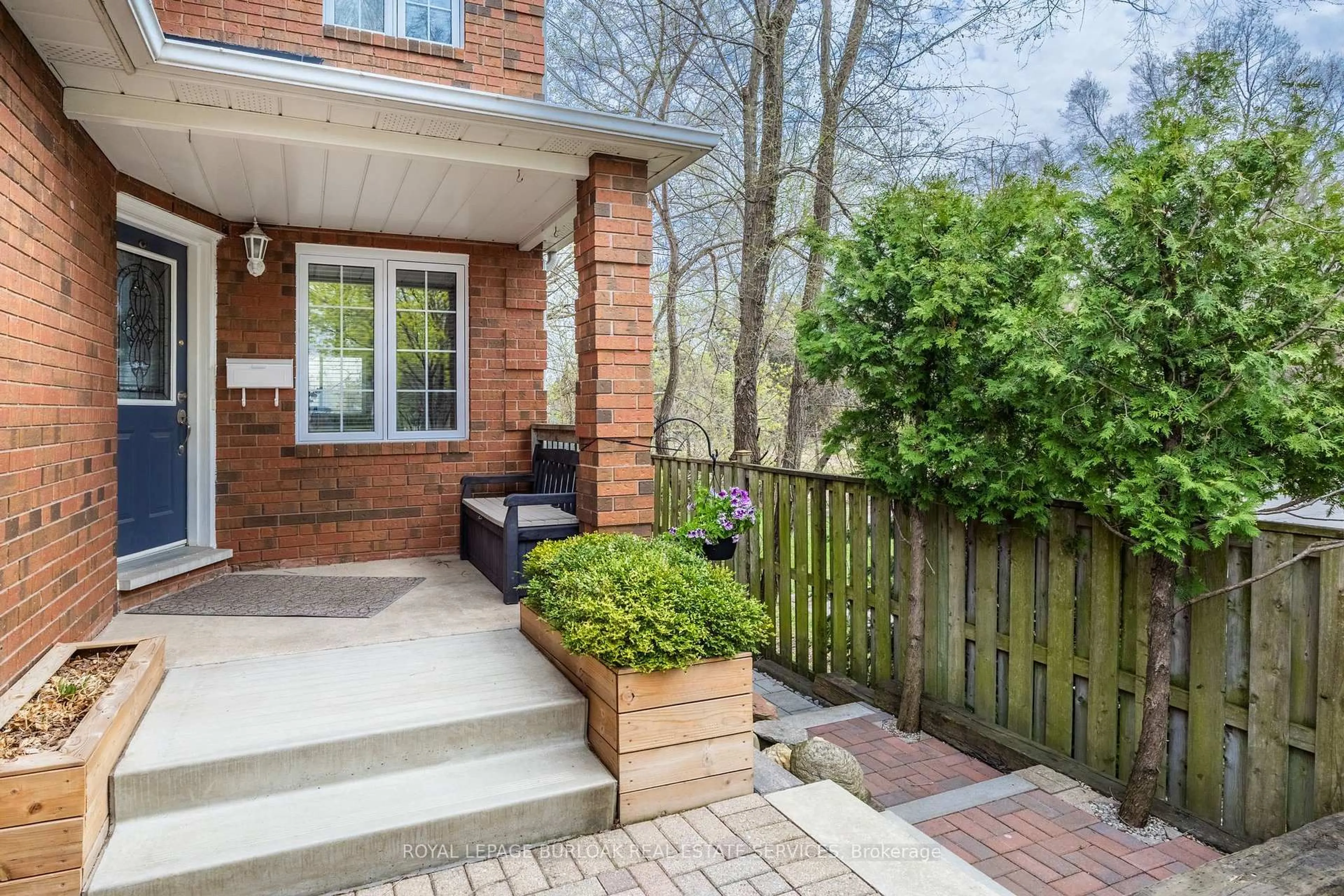 Patio, street for 146 Plains Rd #3, Burlington Ontario L7T 2C3