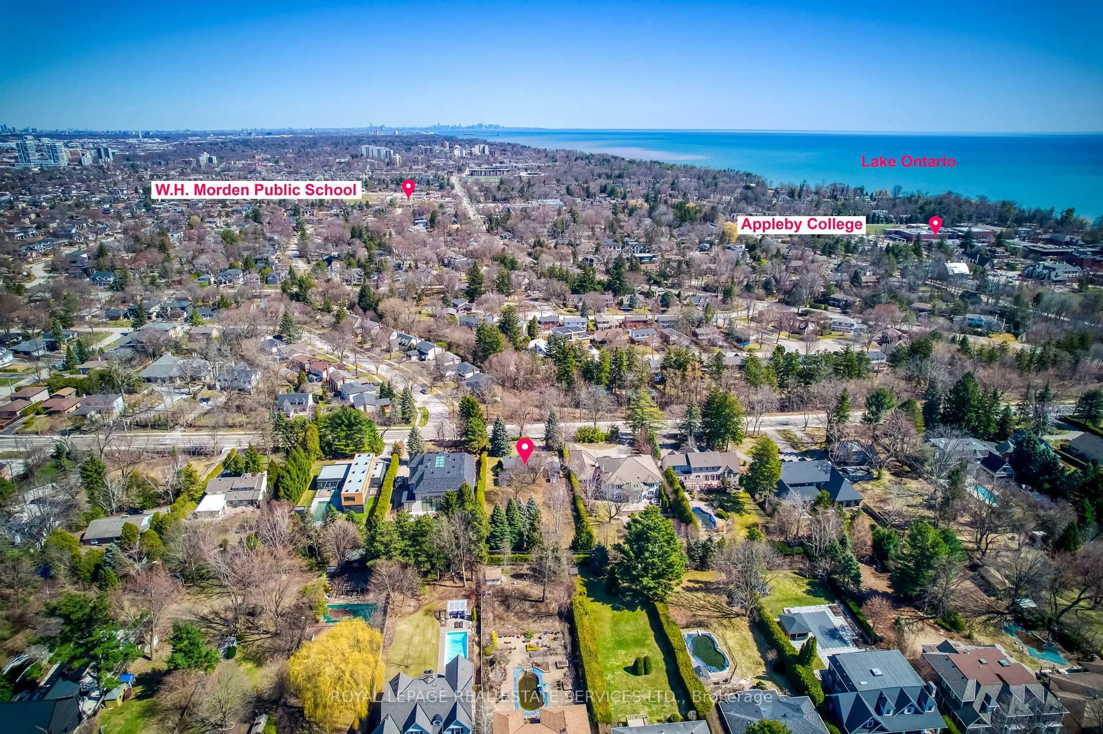 A pic from outside/outdoor area/front of a property/back of a property/a pic from drone, water/lake/river/ocean view for 392 Fourth Line, Oakville Ontario L6L 5A4