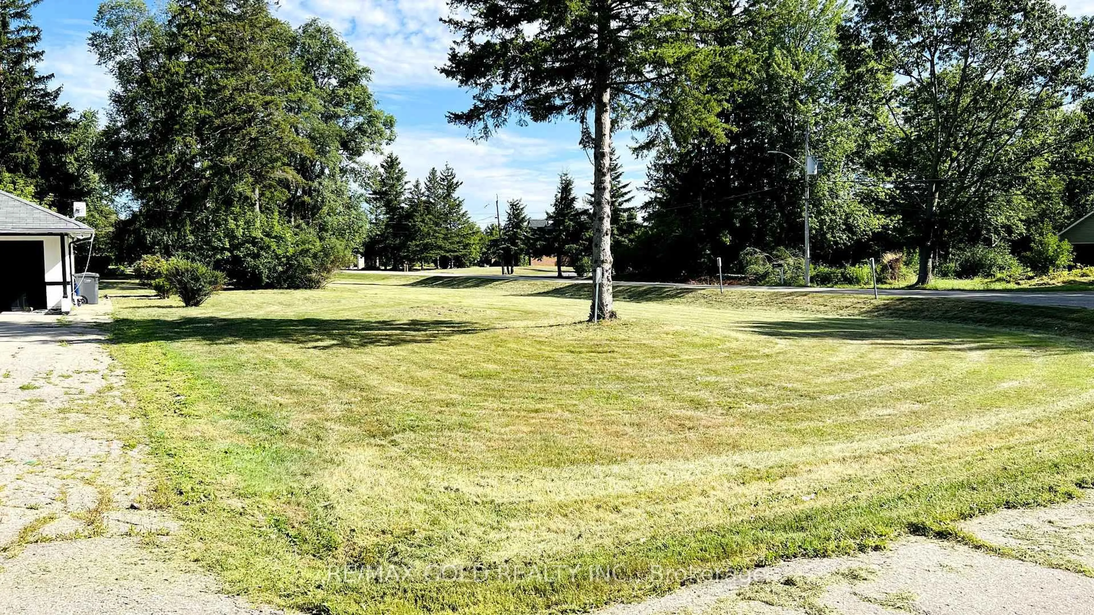 Patio, unknown for 59 Marysfield Dr, Brampton Ontario L6P 0J2