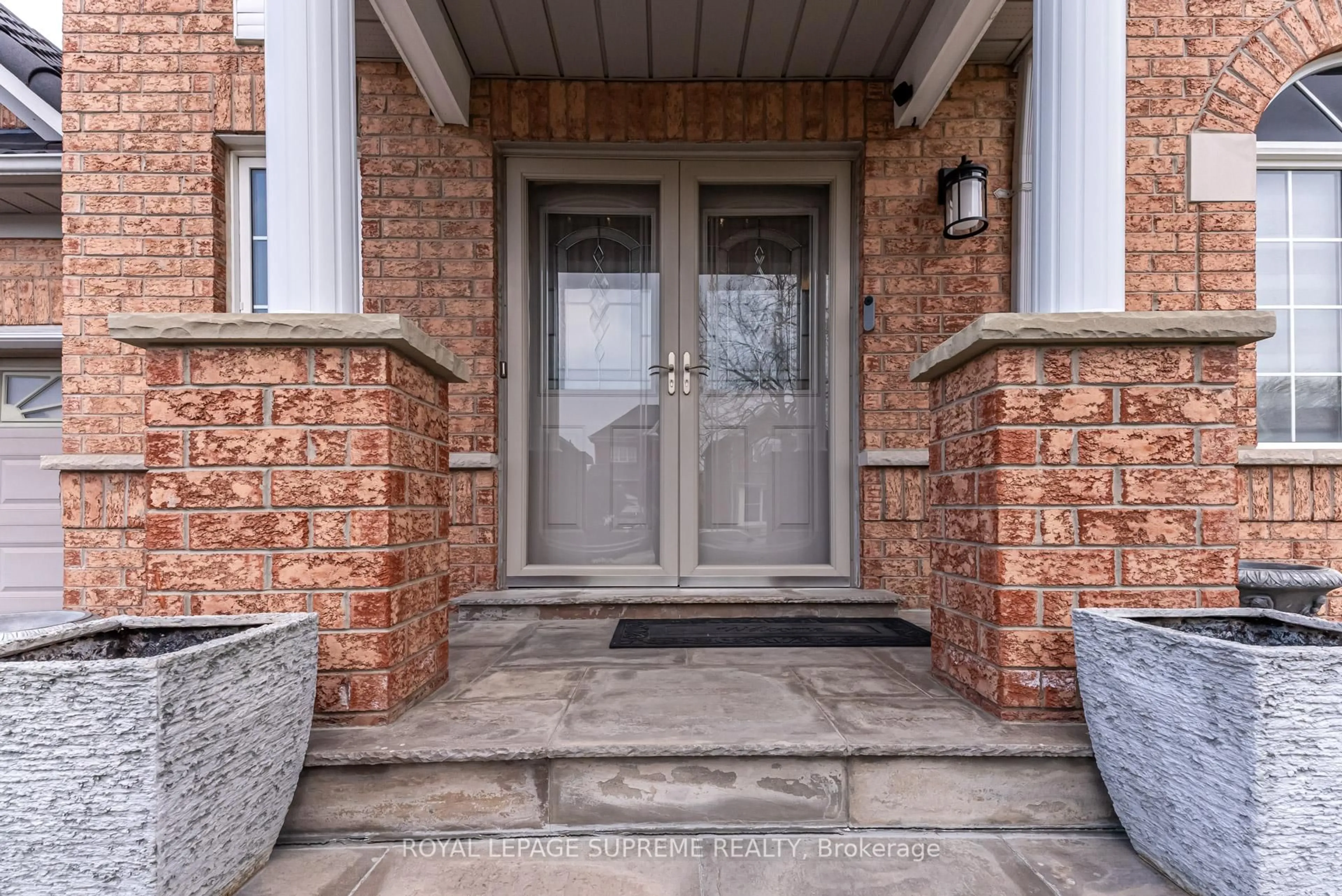 Indoor entryway for 34 Purdy Cres, Toronto Ontario M9N 3X7