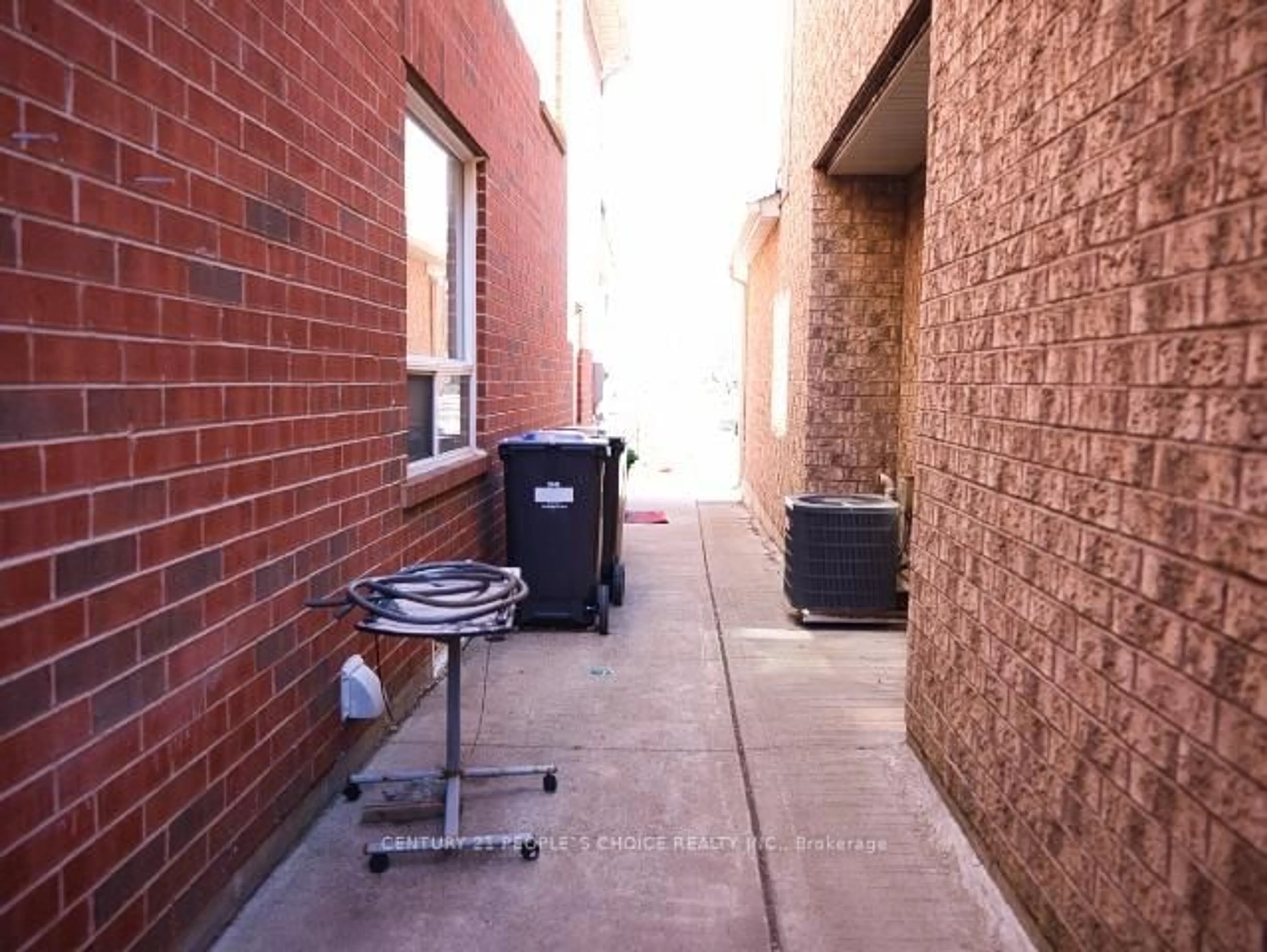 Patio, street for 8 Bayridge Dr, Brampton Ontario L6P 2H8