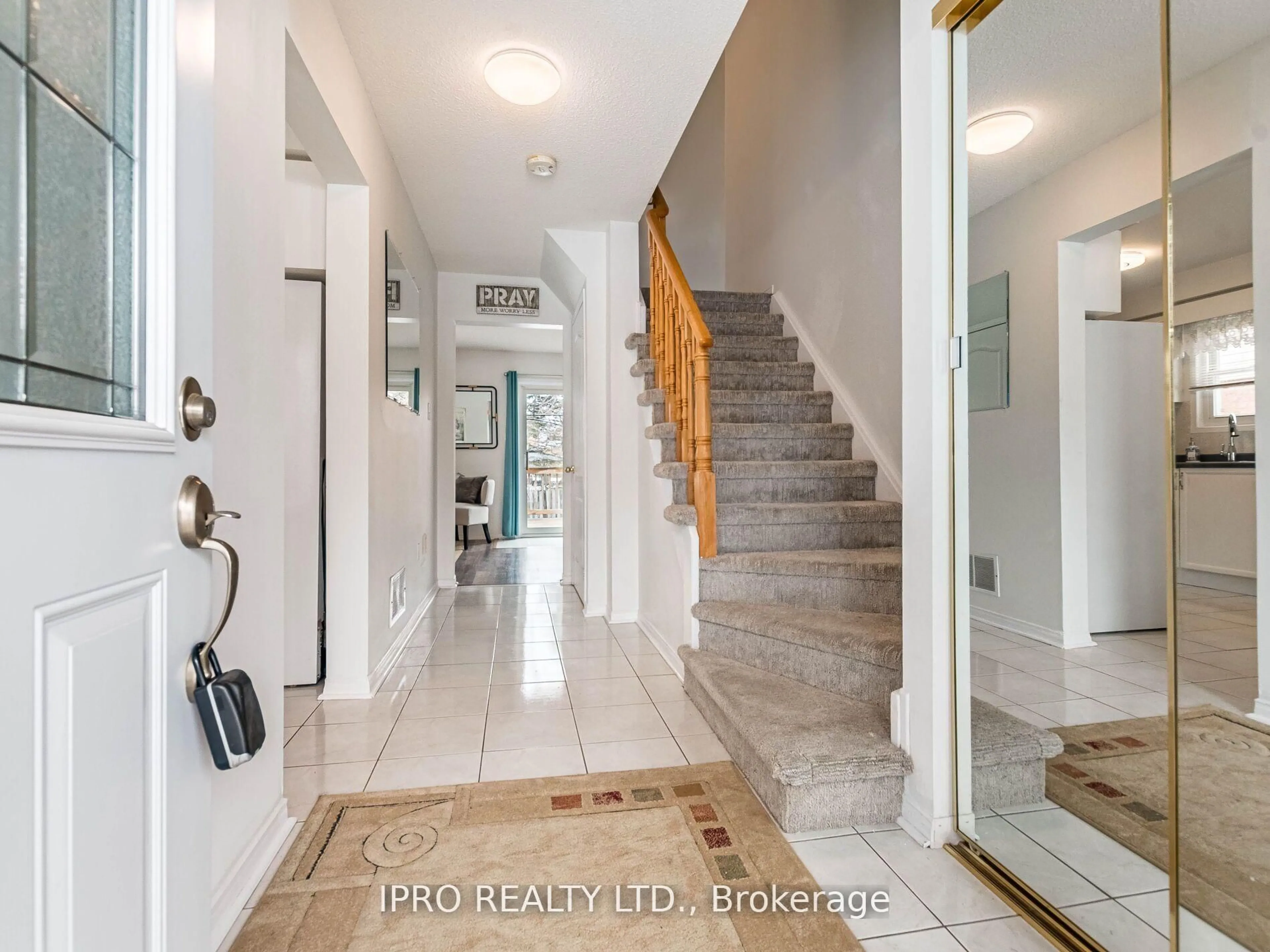 Indoor entryway for 173 Mill St, Halton Hills Ontario L7J 2X6
