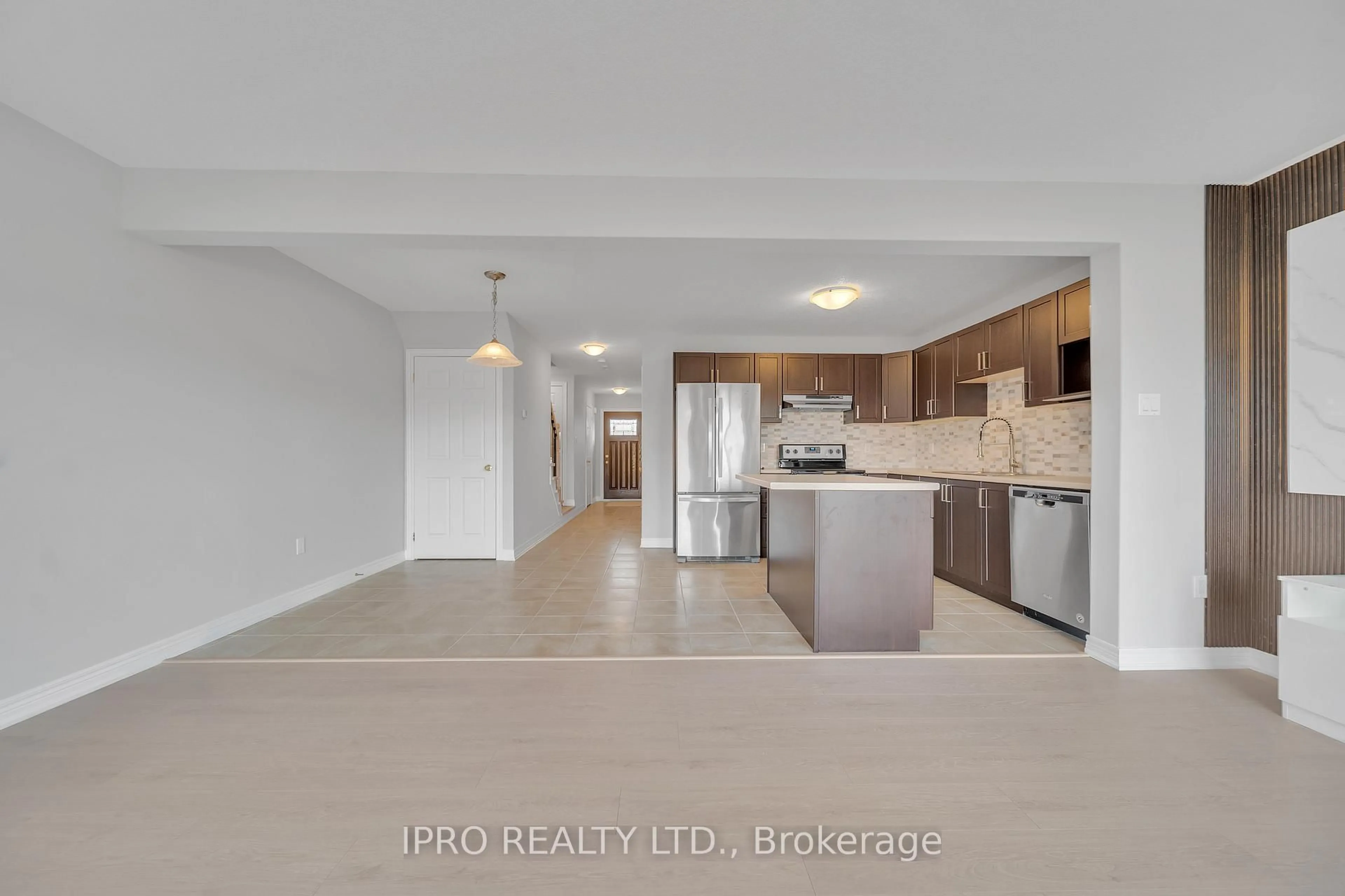 Open concept kitchen, unknown for 124 Parkinson Cres #22, Orangeville Ontario L9W 6X3