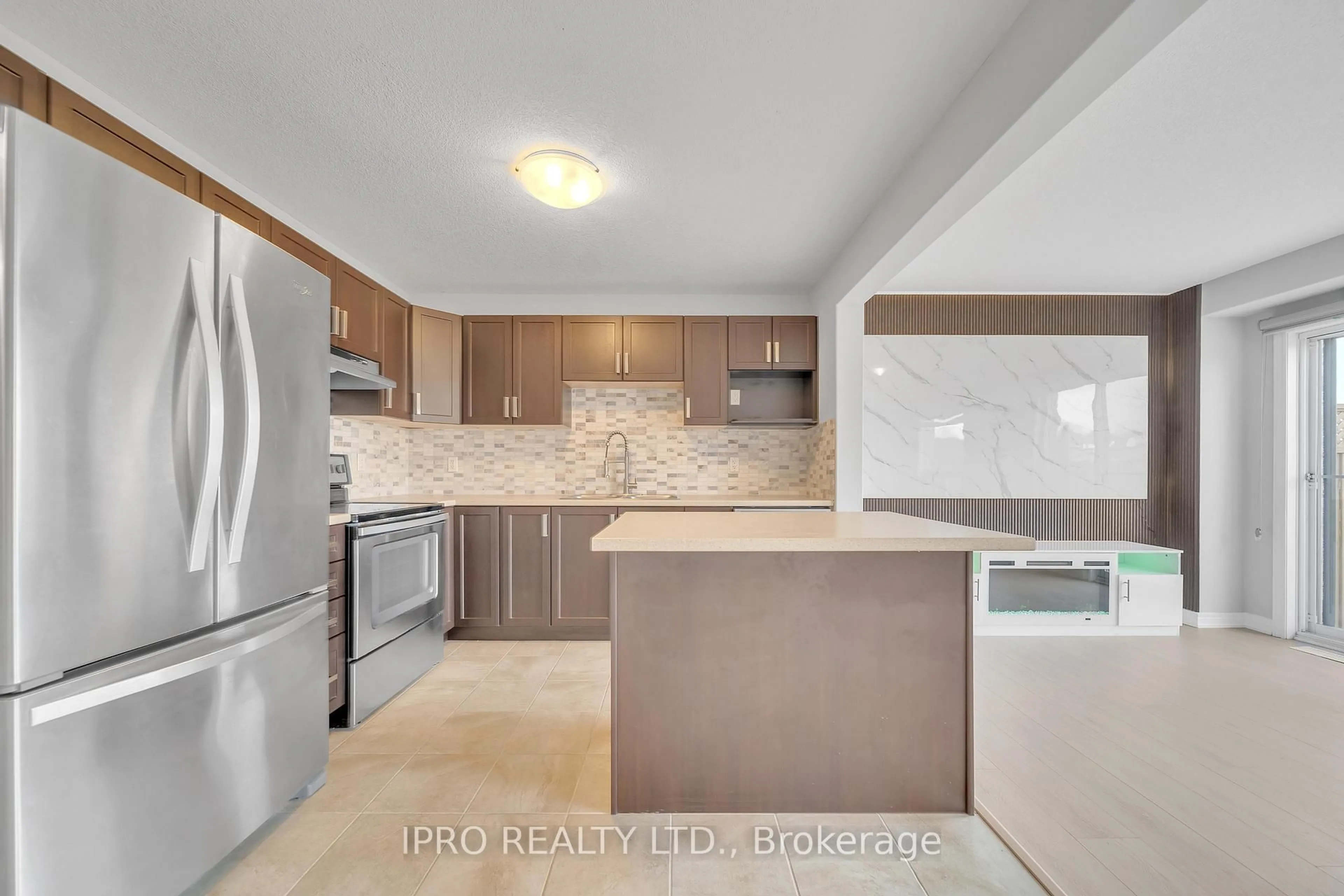Open concept kitchen, ceramic/tile floor for 124 Parkinson Cres #22, Orangeville Ontario L9W 6X3