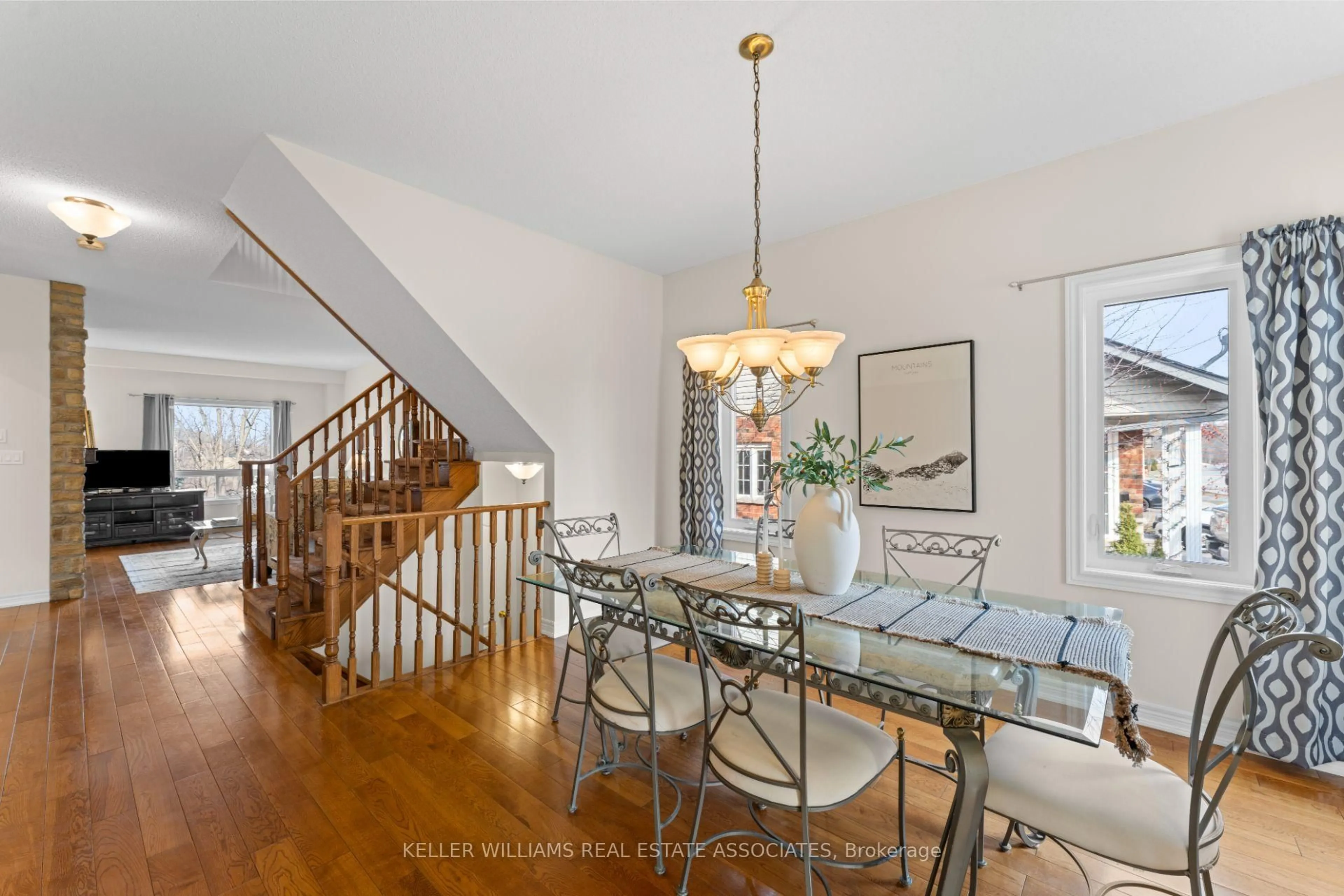 Dining room, unknown for 4039 Medland Dr, Burlington Ontario L7M 4W7