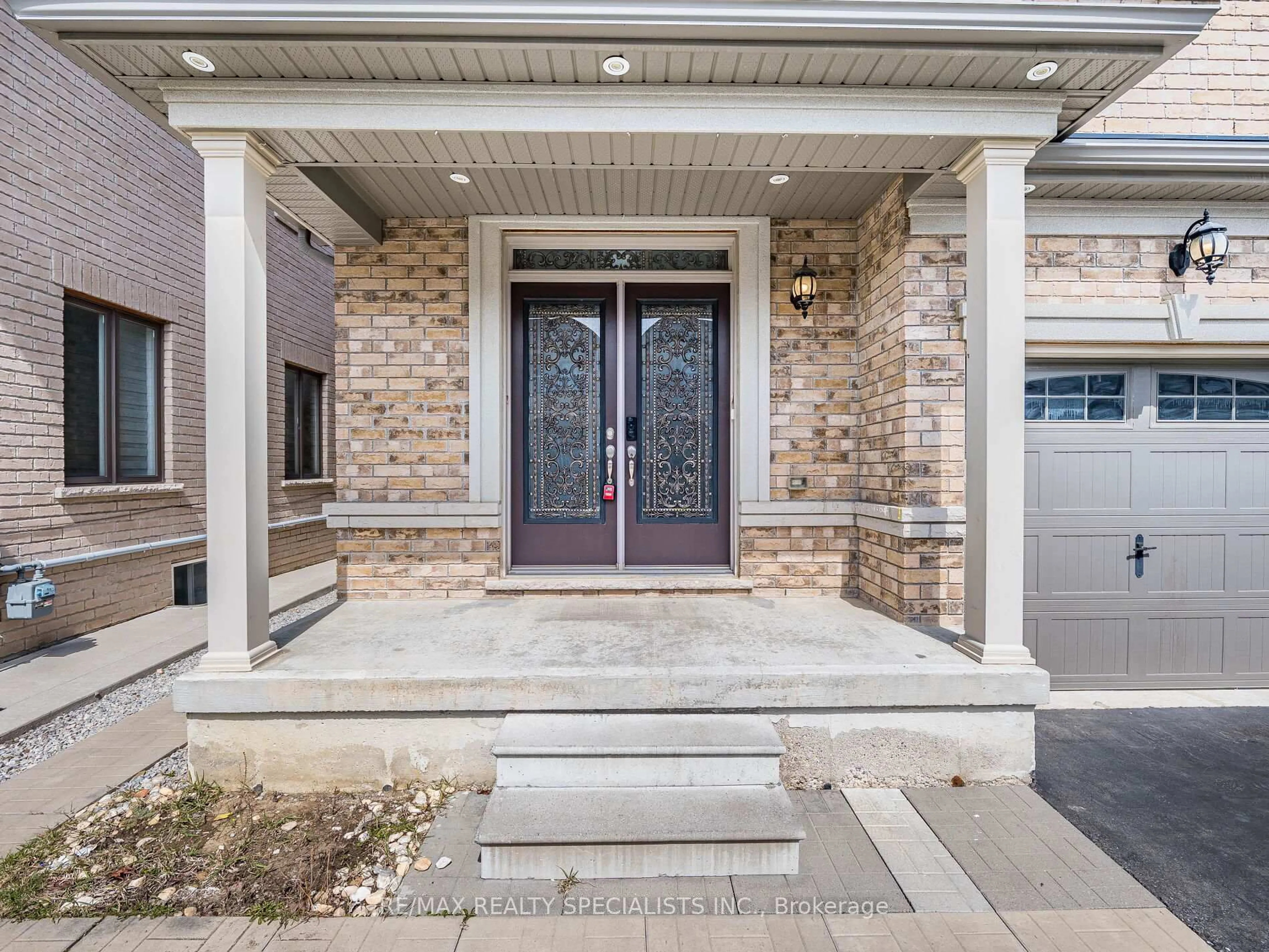 Unknown for 479 Brisdale Dr, Brampton Ontario L7A 4J4