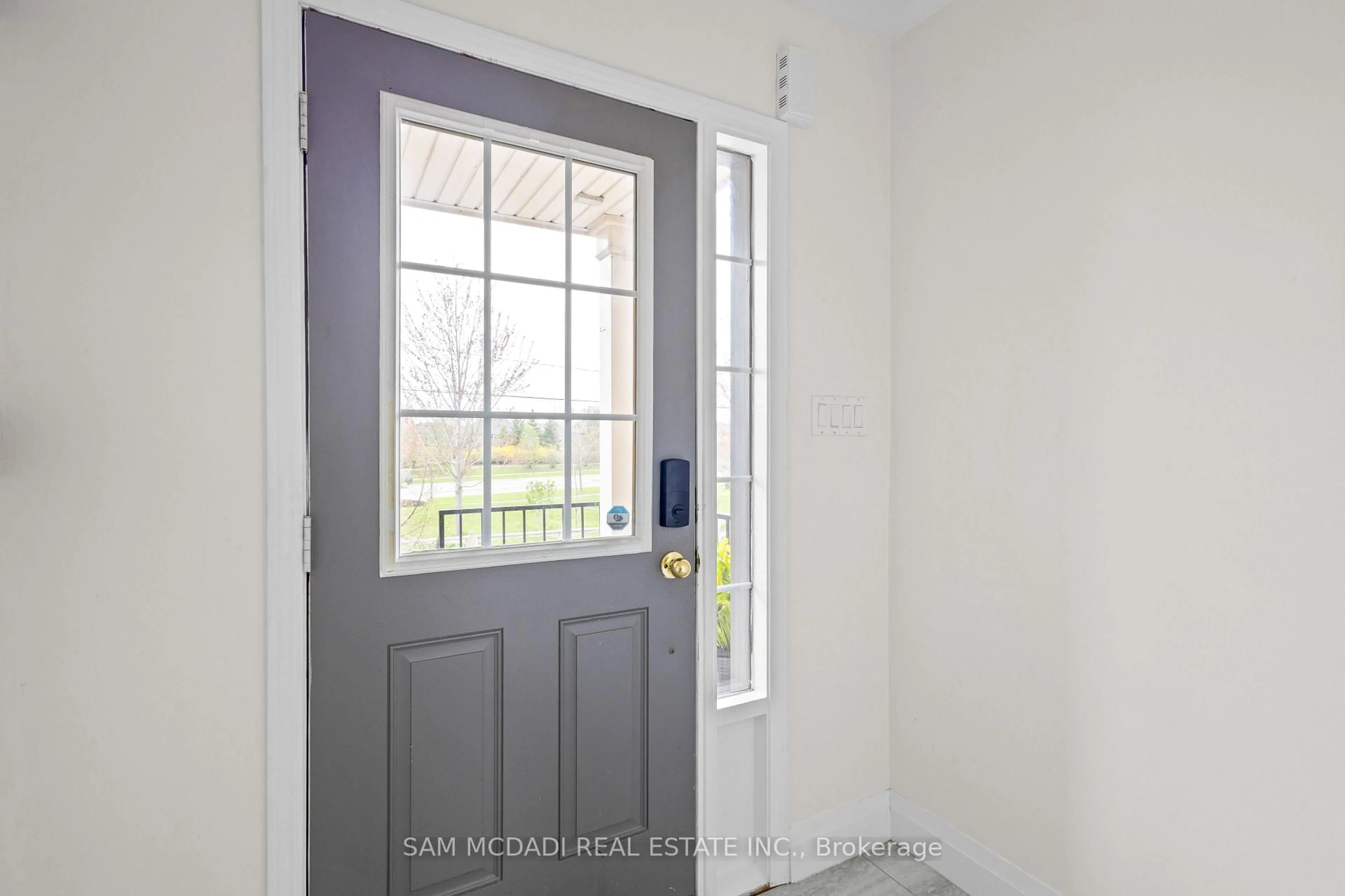 Indoor entryway for 2424 Coho Way, Oakville Ontario L6M 0G6