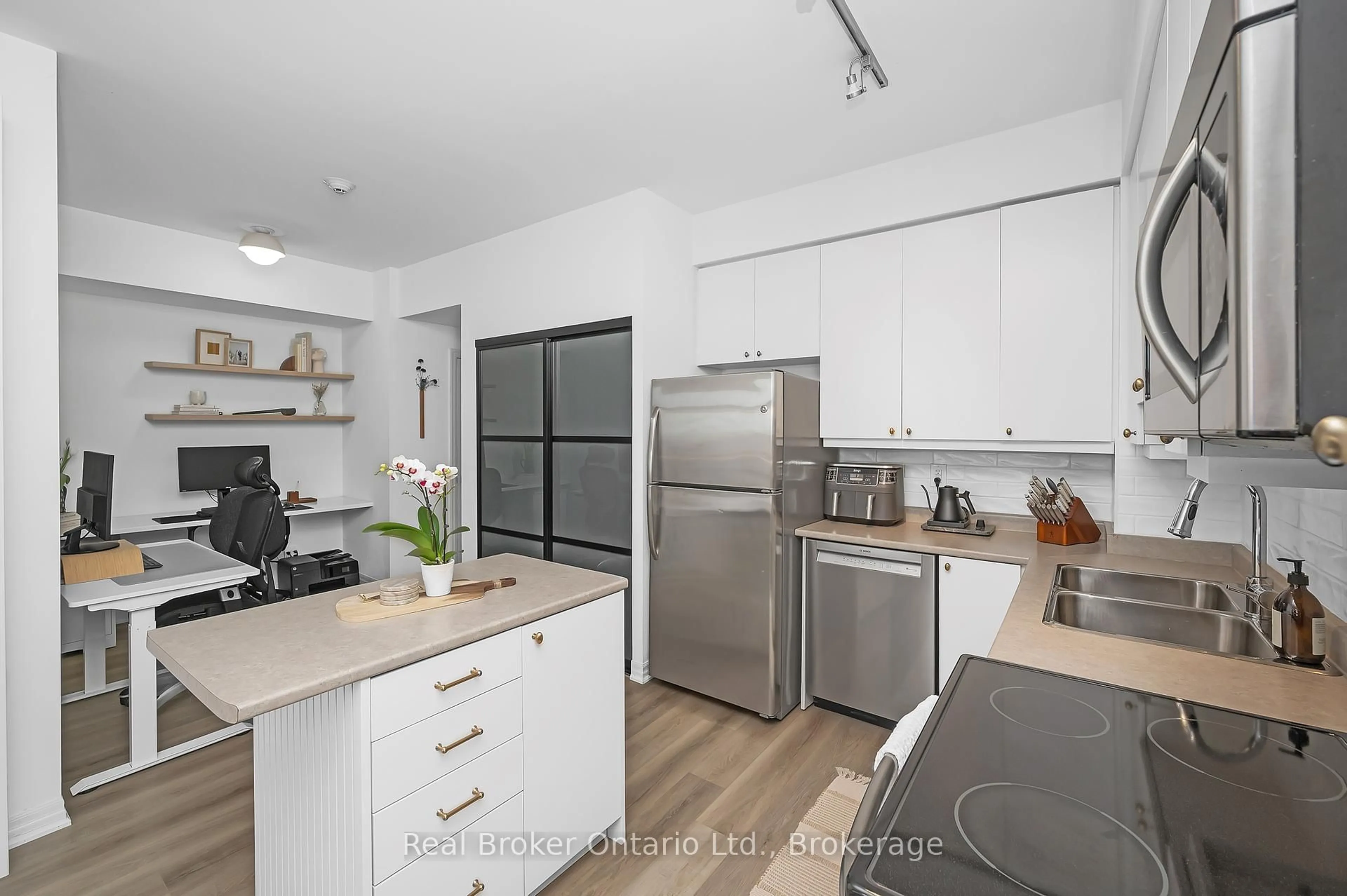 Unknown for 1940 Ironstone Dr #211, Burlington Ontario L7L 0E4