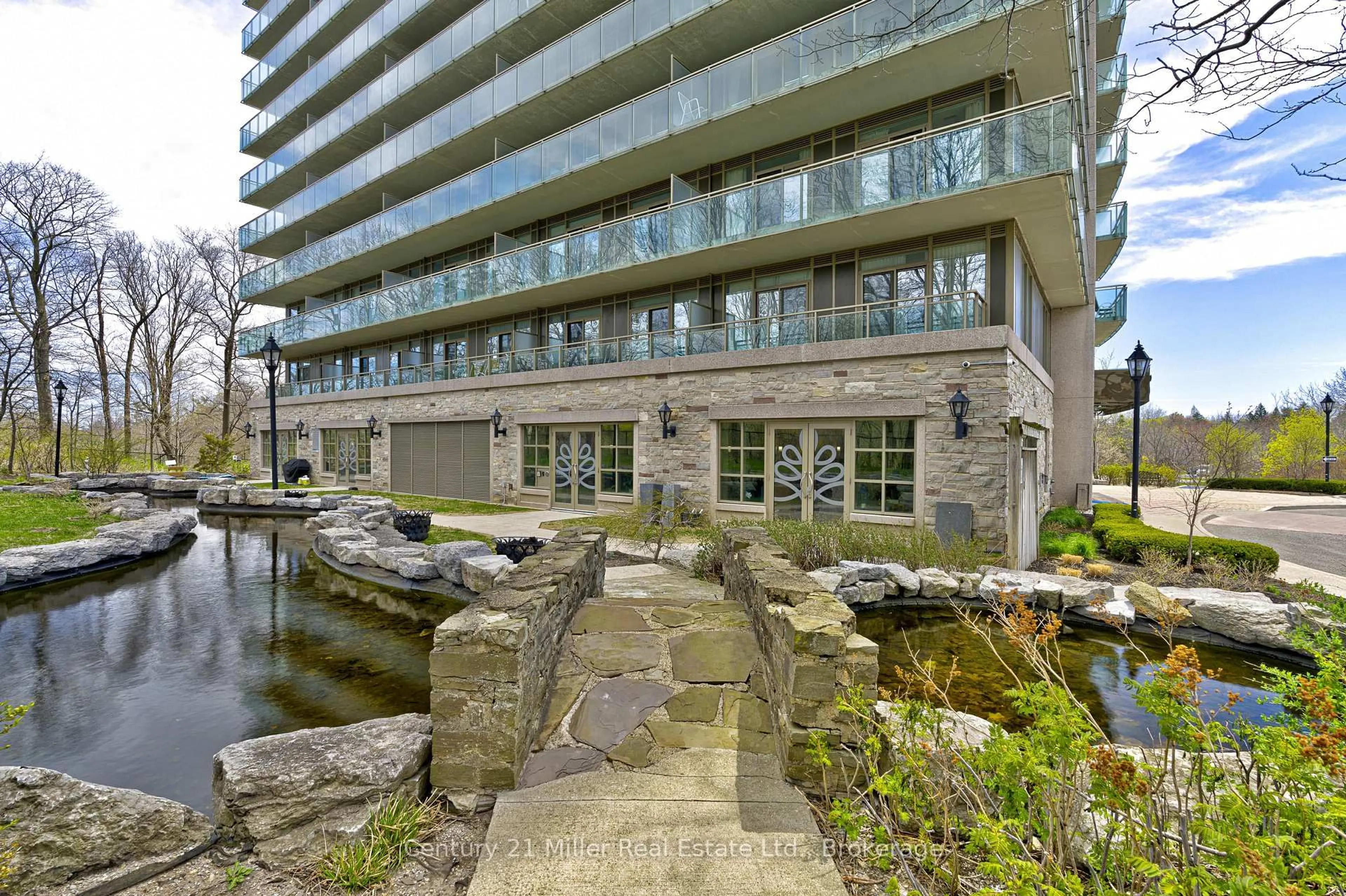 Patio, water/lake/river/ocean view for 1665 The Collegeway N/A #1202, Mississauga Ontario L5L 0A9