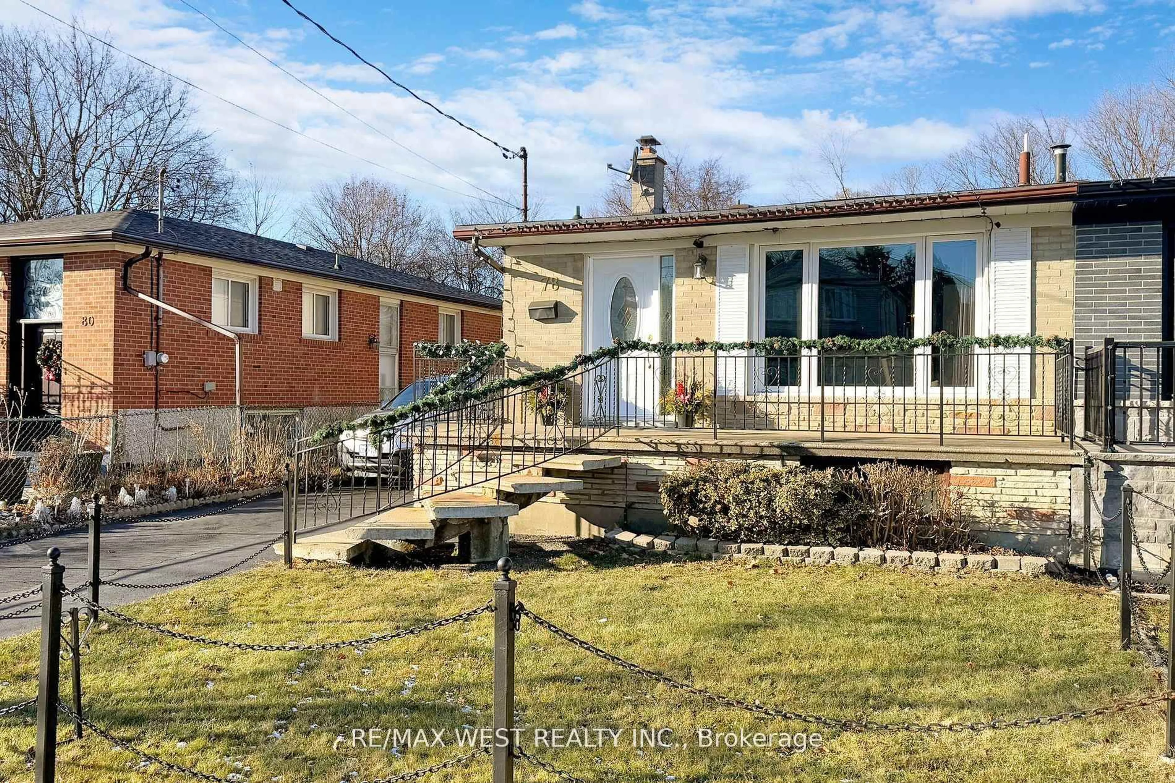A pic from outside/outdoor area/front of a property/back of a property/a pic from drone, street for 78 Primula Cres, Toronto Ontario M9L 1K2