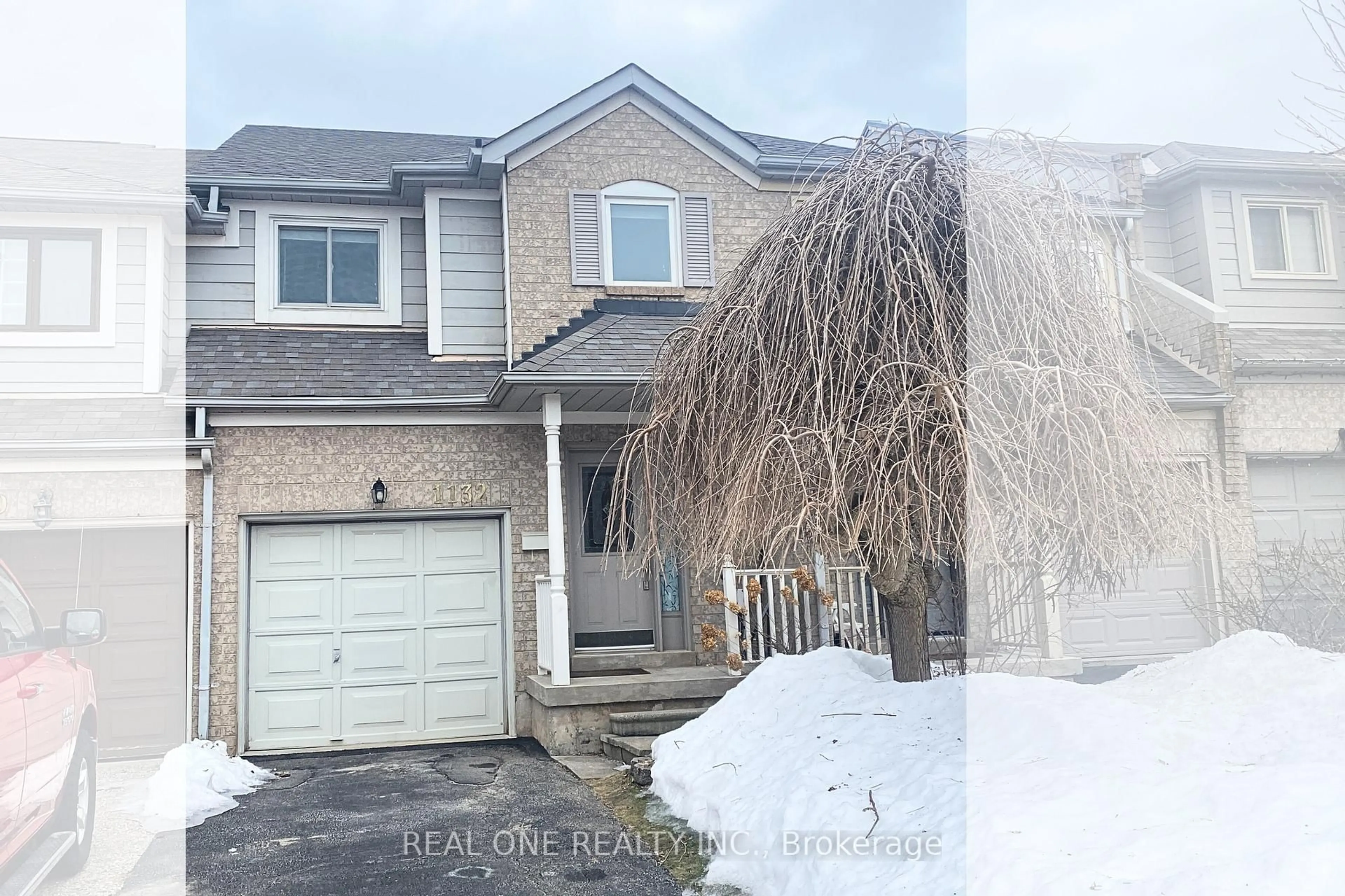 A pic from outside/outdoor area/front of a property/back of a property/a pic from drone, street for 1132 Westview Terr, Oakville Ontario L6M 3M1