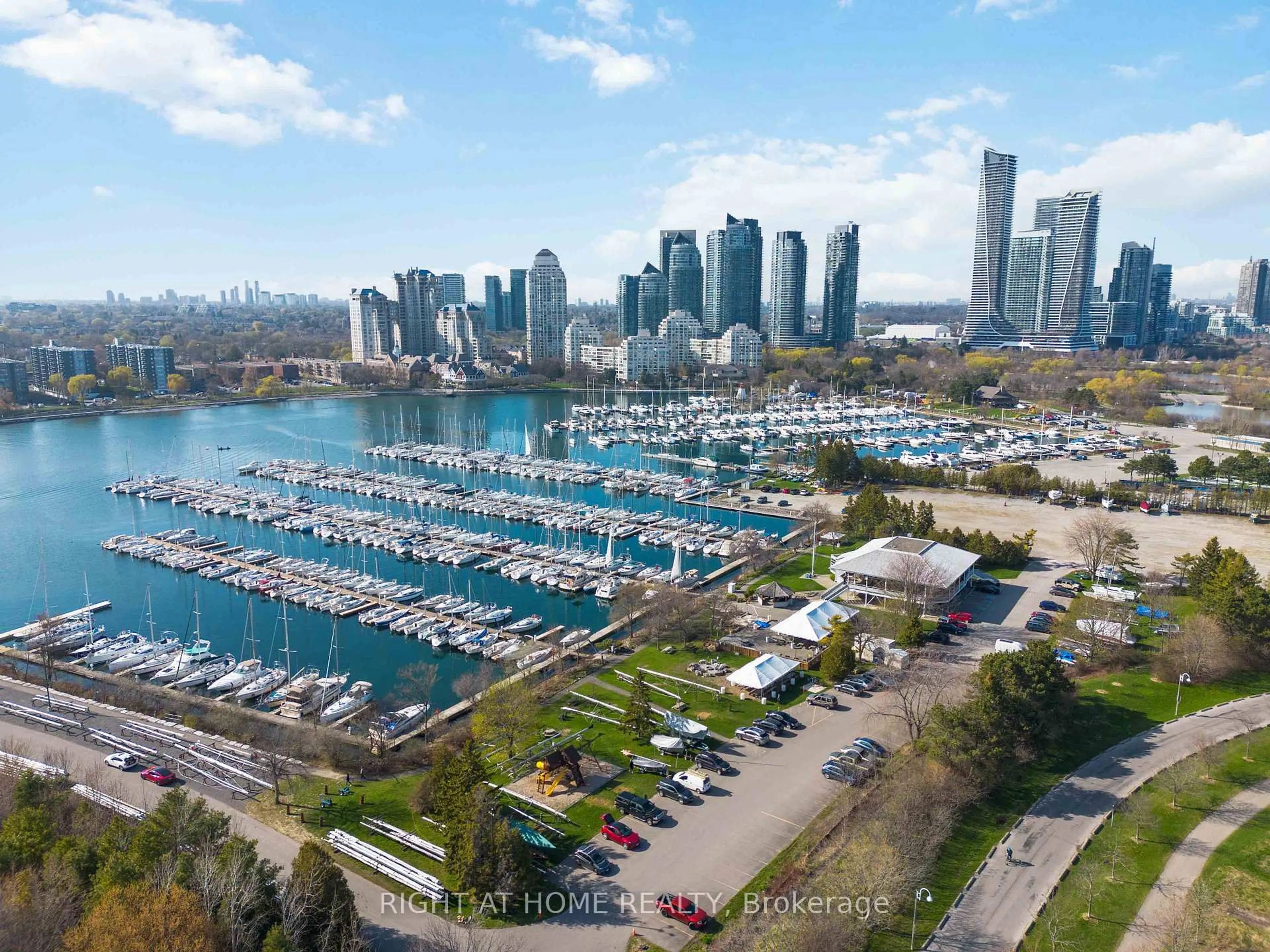 A pic from outside/outdoor area/front of a property/back of a property/a pic from drone, city buildings view from balcony for 90 Park Lawn Rd #2205, Toronto Ontario M8Y 0B6
