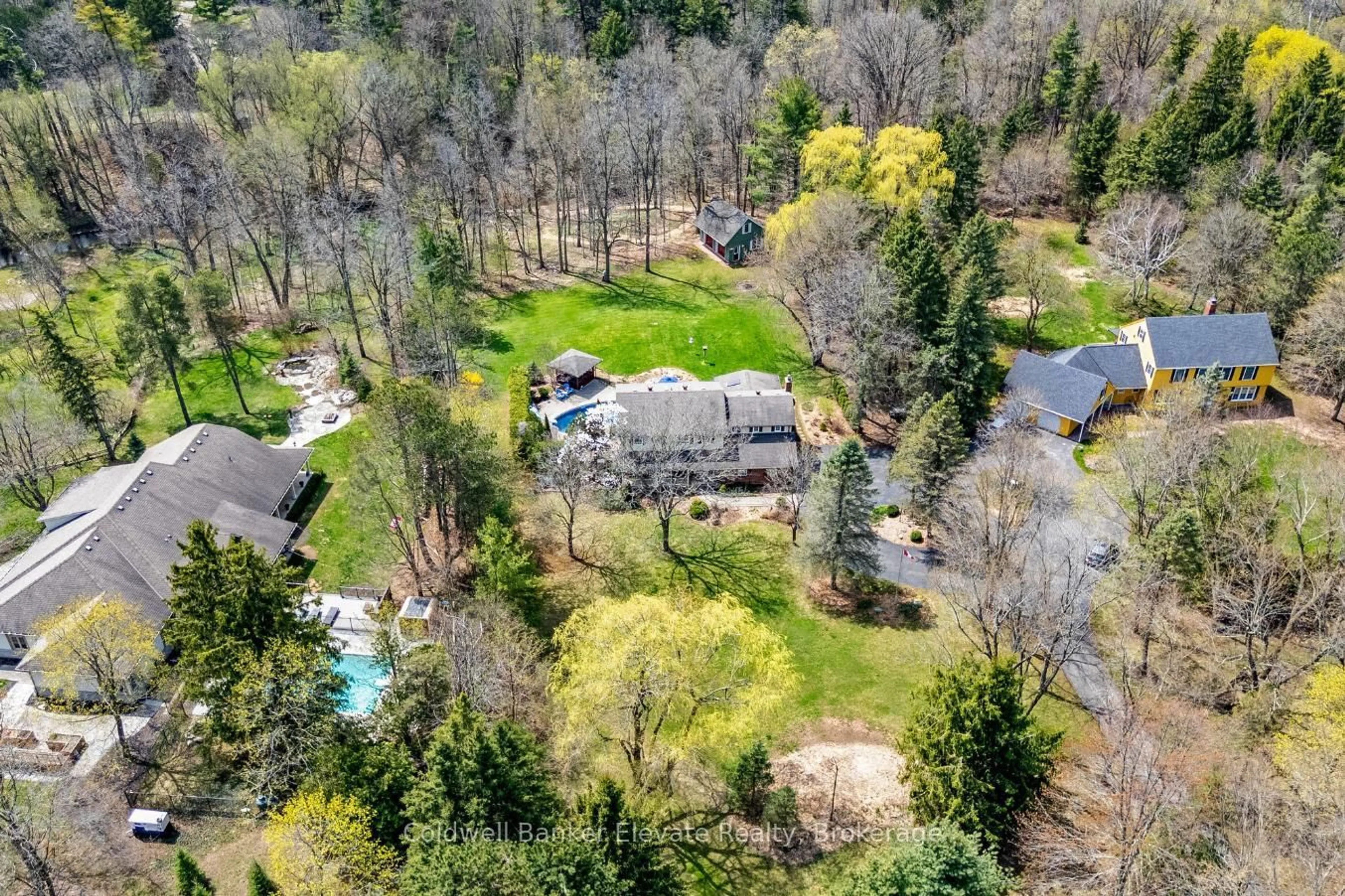 A pic from outside/outdoor area/front of a property/back of a property/a pic from drone, unknown for 12282 Eighth Line, Halton Hills Ontario L7G 4S4