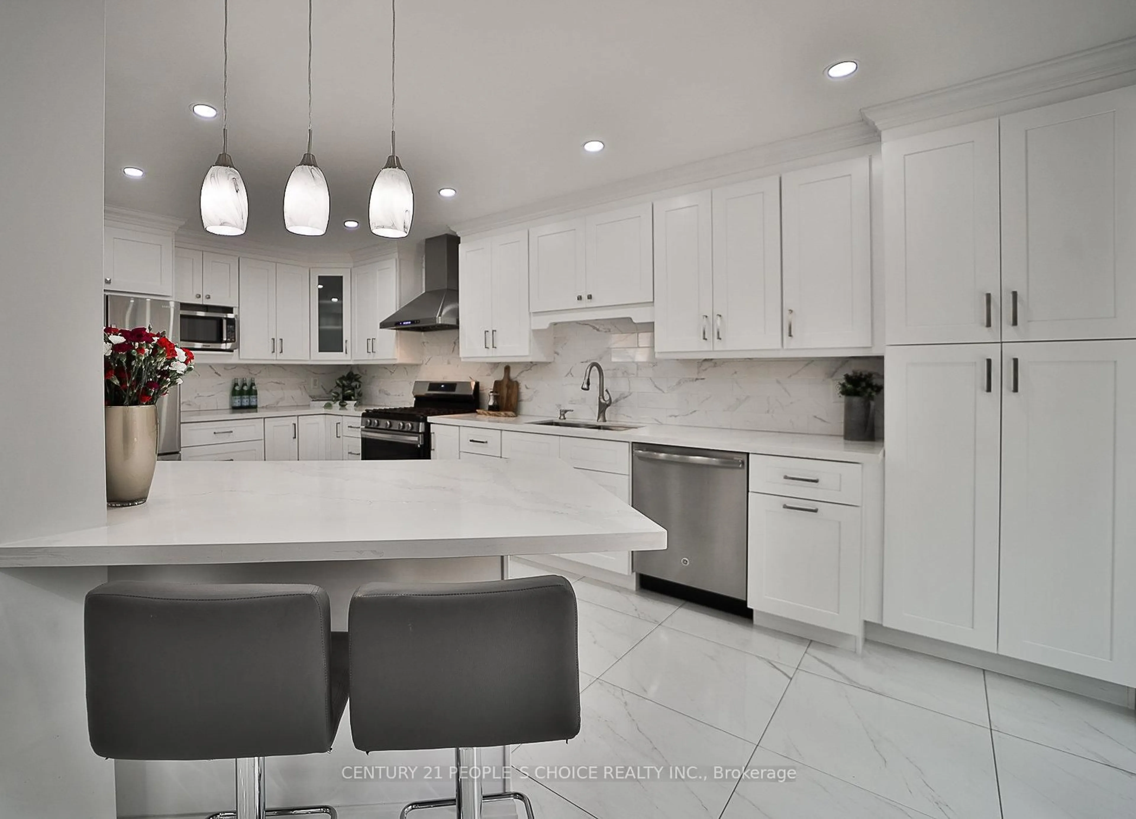 Contemporary kitchen, ceramic/tile floor for 3596 Nutcracker Dr, Mississauga Ontario L5N 6G1