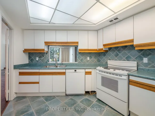 Additional property image - 2010 Islington Ave Unit 304