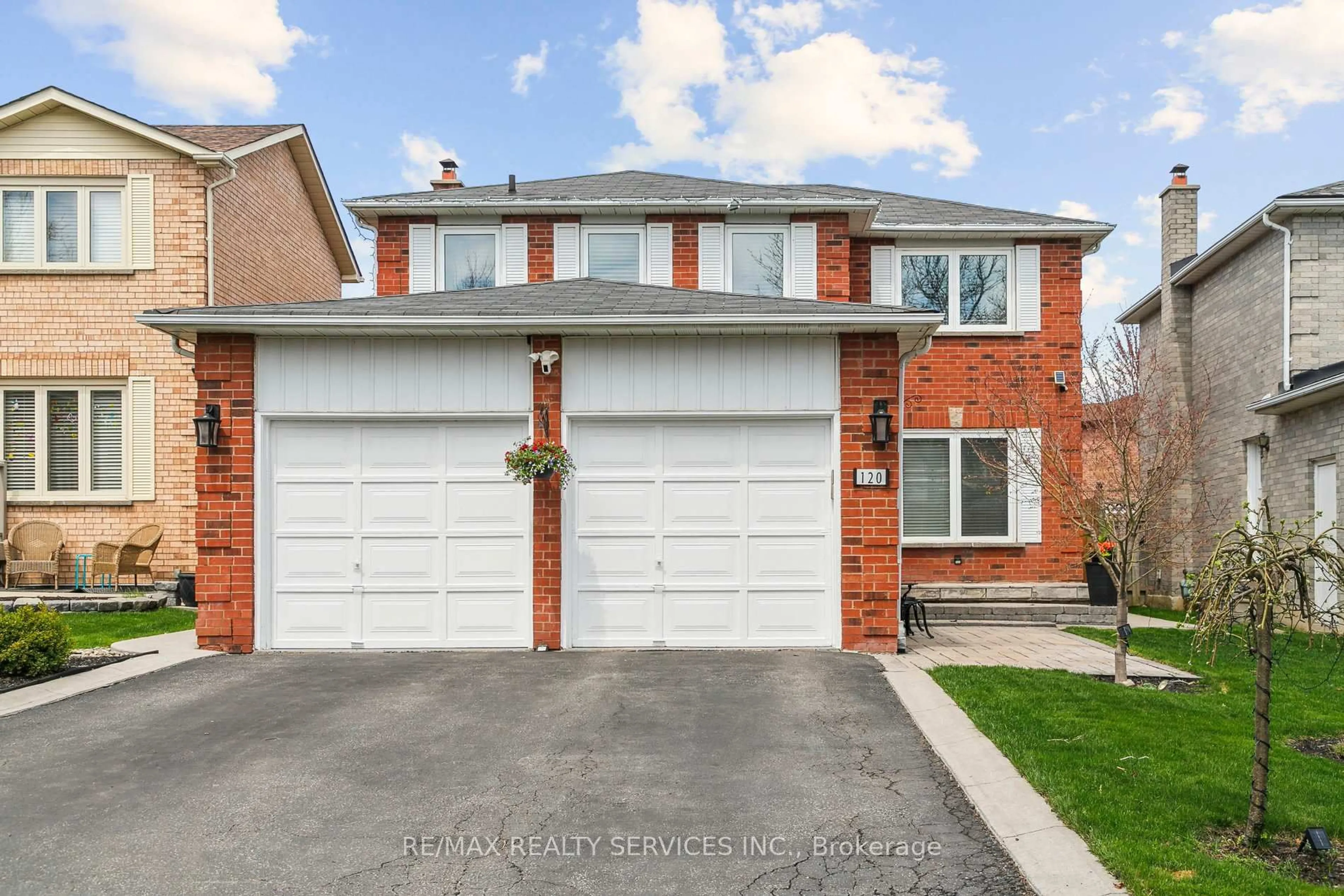 Home with brick exterior material, street for 120 Flowertown Ave, Brampton Ontario L6X 3Y6