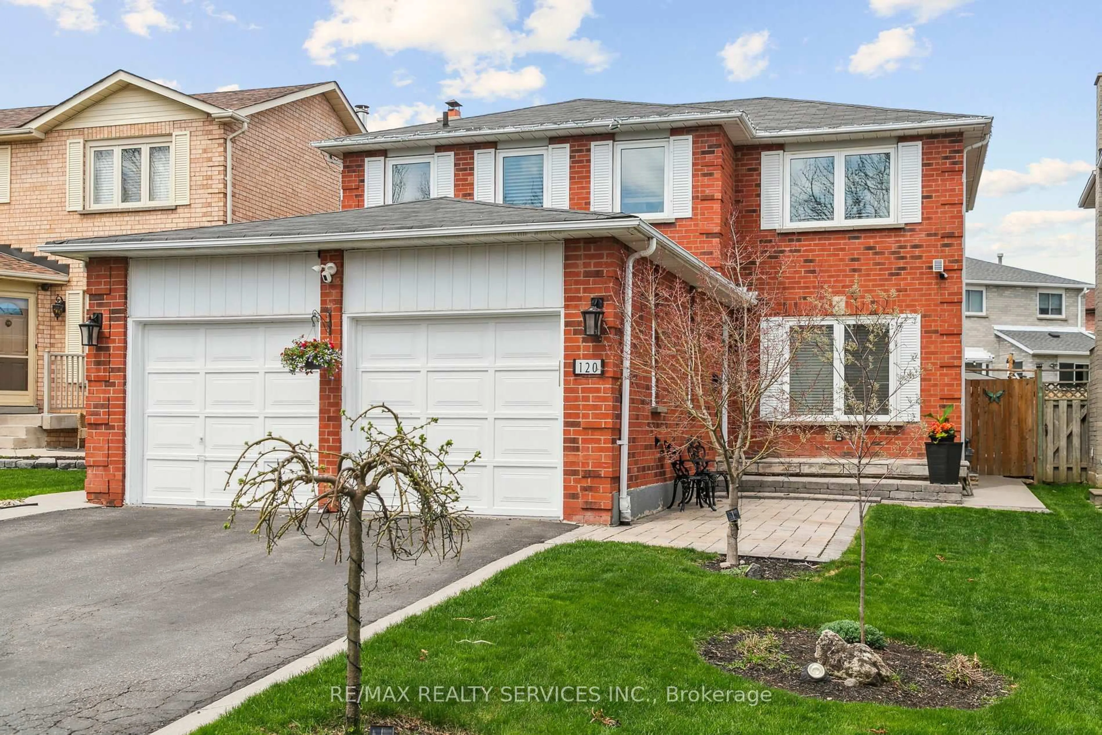 Home with brick exterior material, street for 120 Flowertown Ave, Brampton Ontario L6X 3Y6