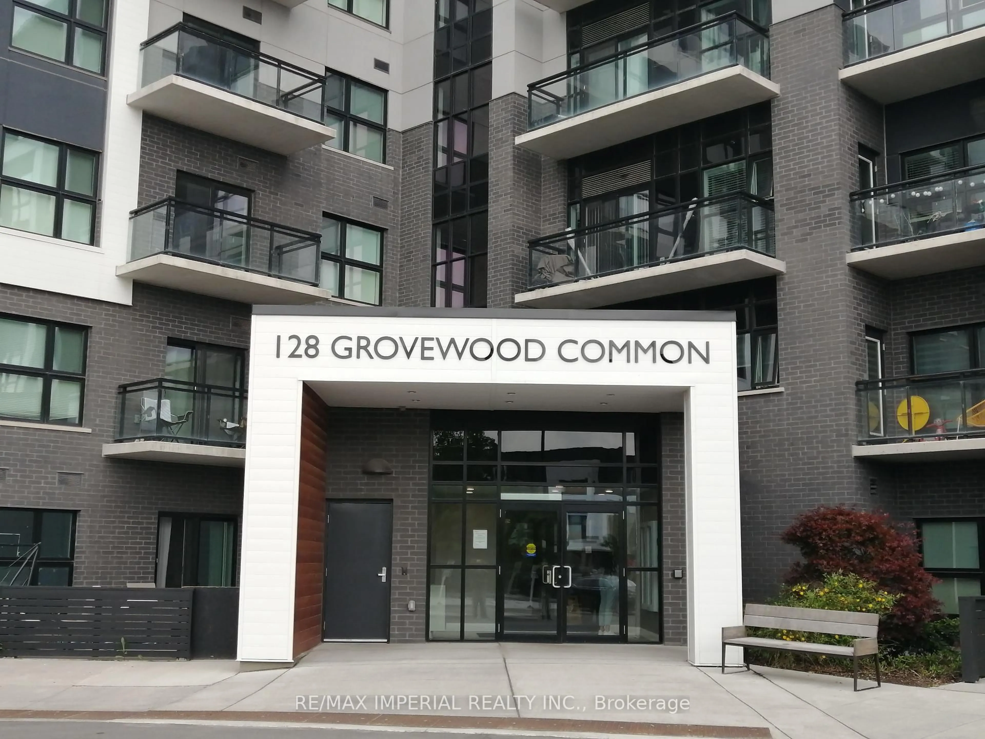 Indoor foyer for 128 Grovewood Common Cres #328, Oakville Ontario L6H 0X3