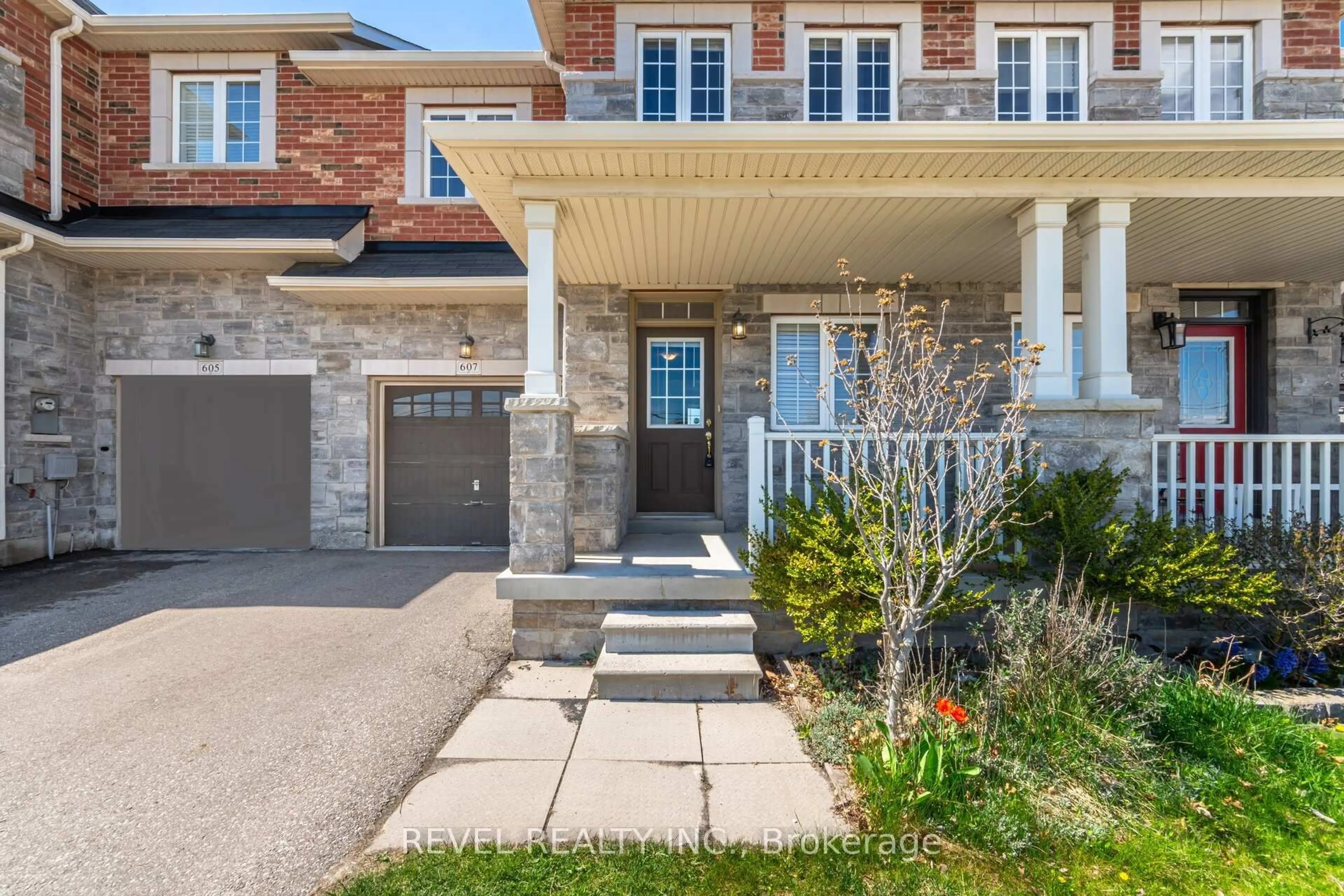 Home with brick exterior material, street for 607 Murray Meadows Pl, Milton Ontario L9T 8L7