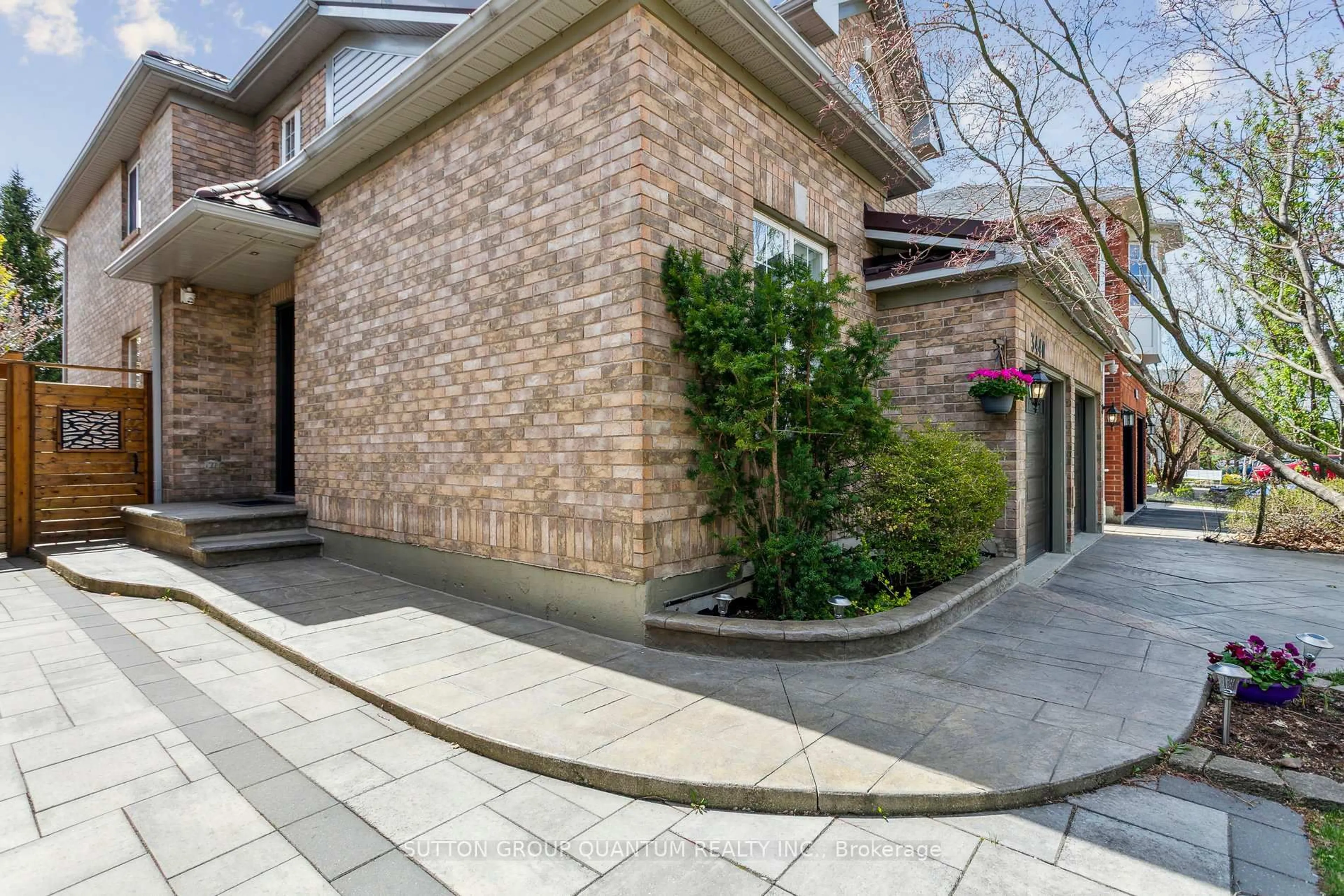 Home with brick exterior material, street for 3440 CROMPTON Cres, Mississauga Ontario L5B 4C5