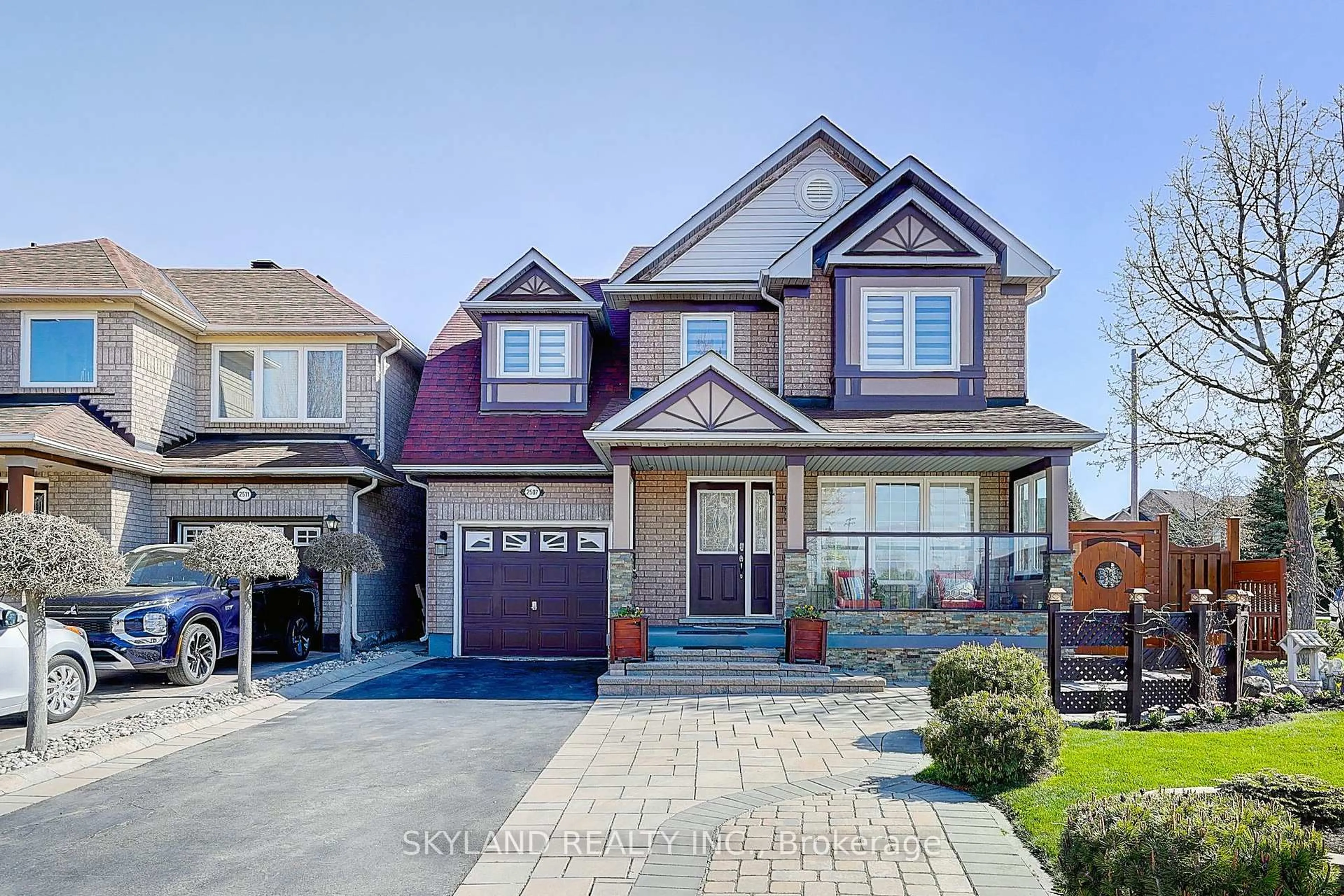 Home with brick exterior material, street for 2507 DASHWOOD Dr, Oakville Ontario L6M 4C1
