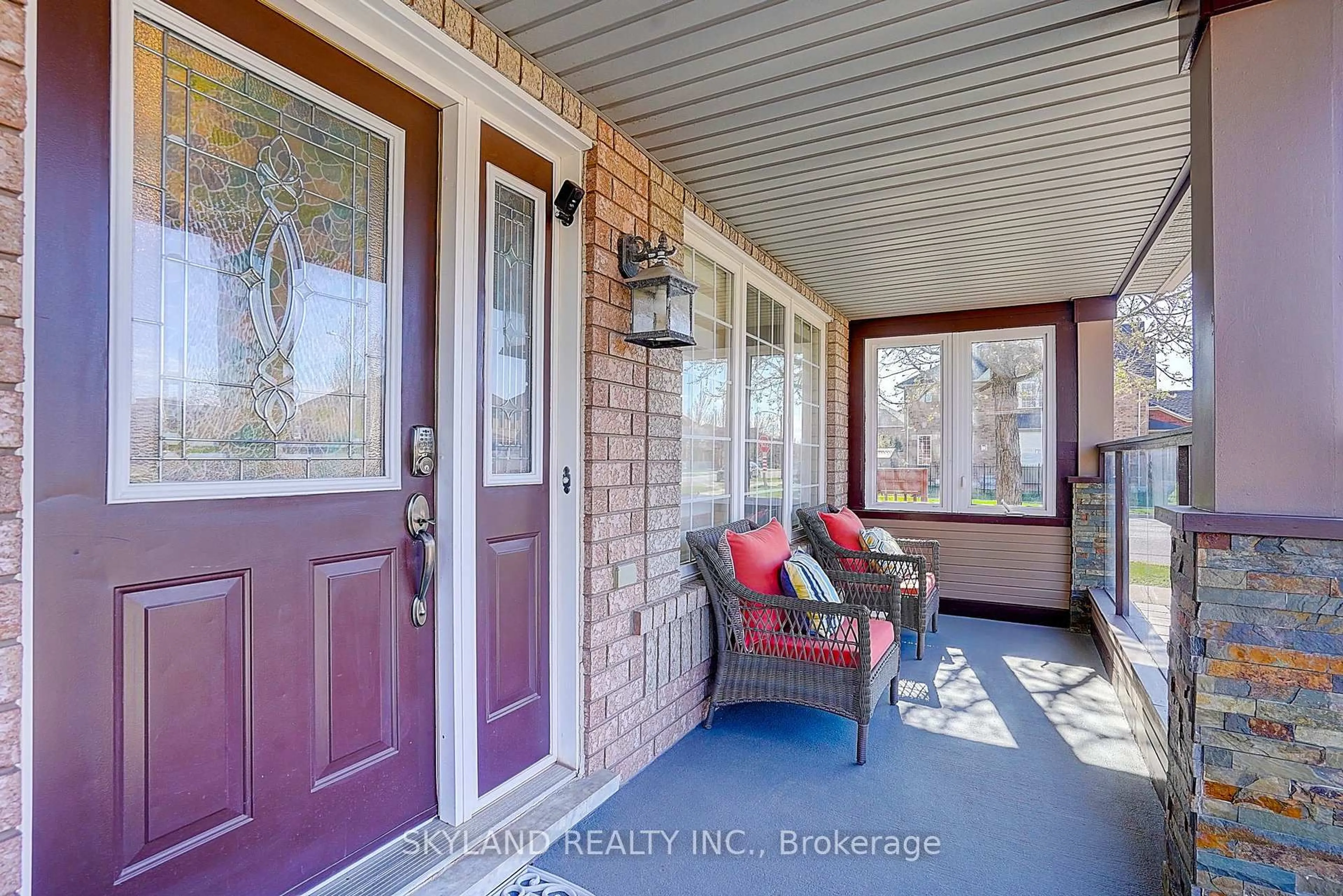 Indoor entryway for 2507 DASHWOOD Dr, Oakville Ontario L6M 4C1