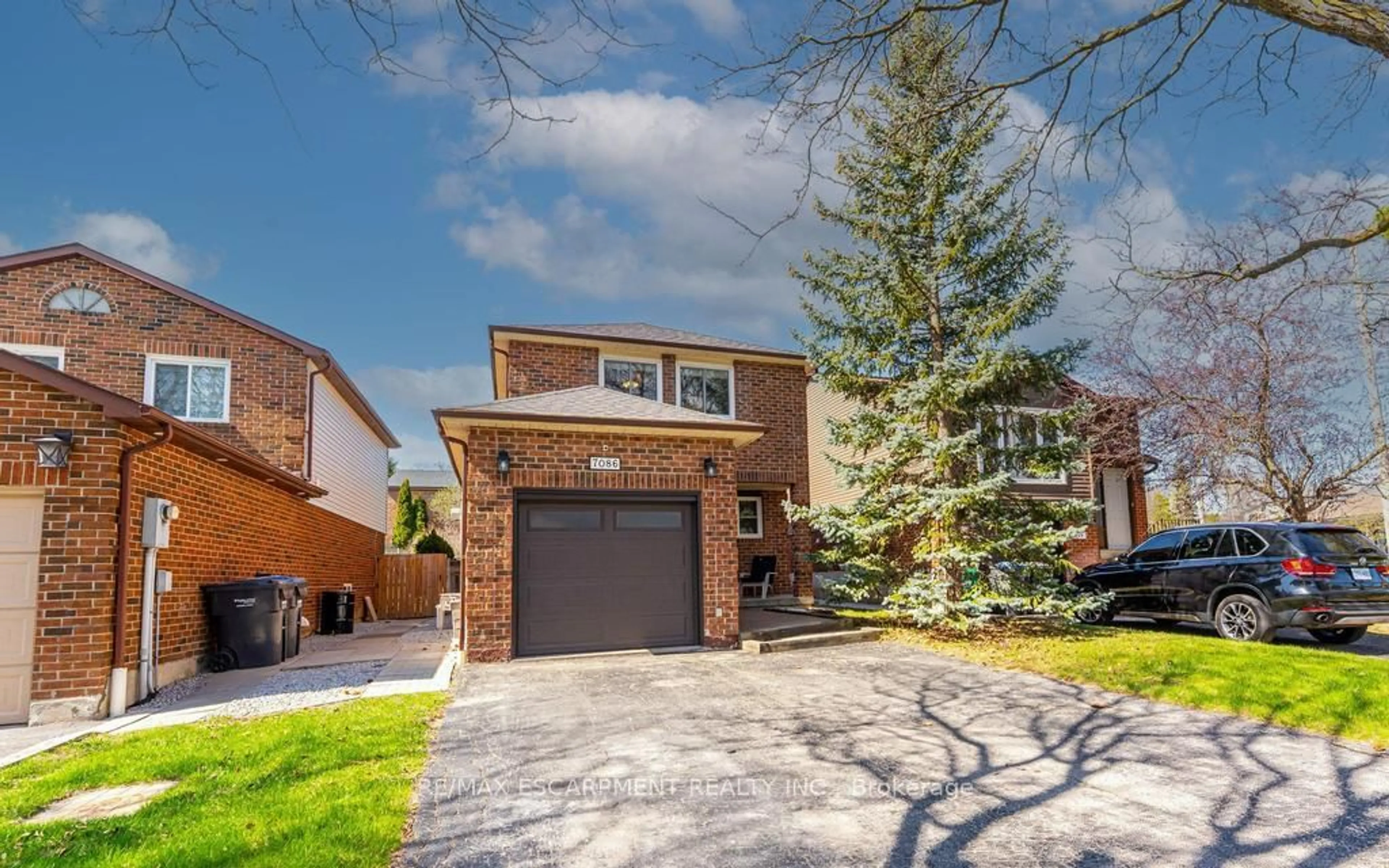 Home with brick exterior material, street for 7086 Tamar Mews, Mississauga Ontario L5N 3S2