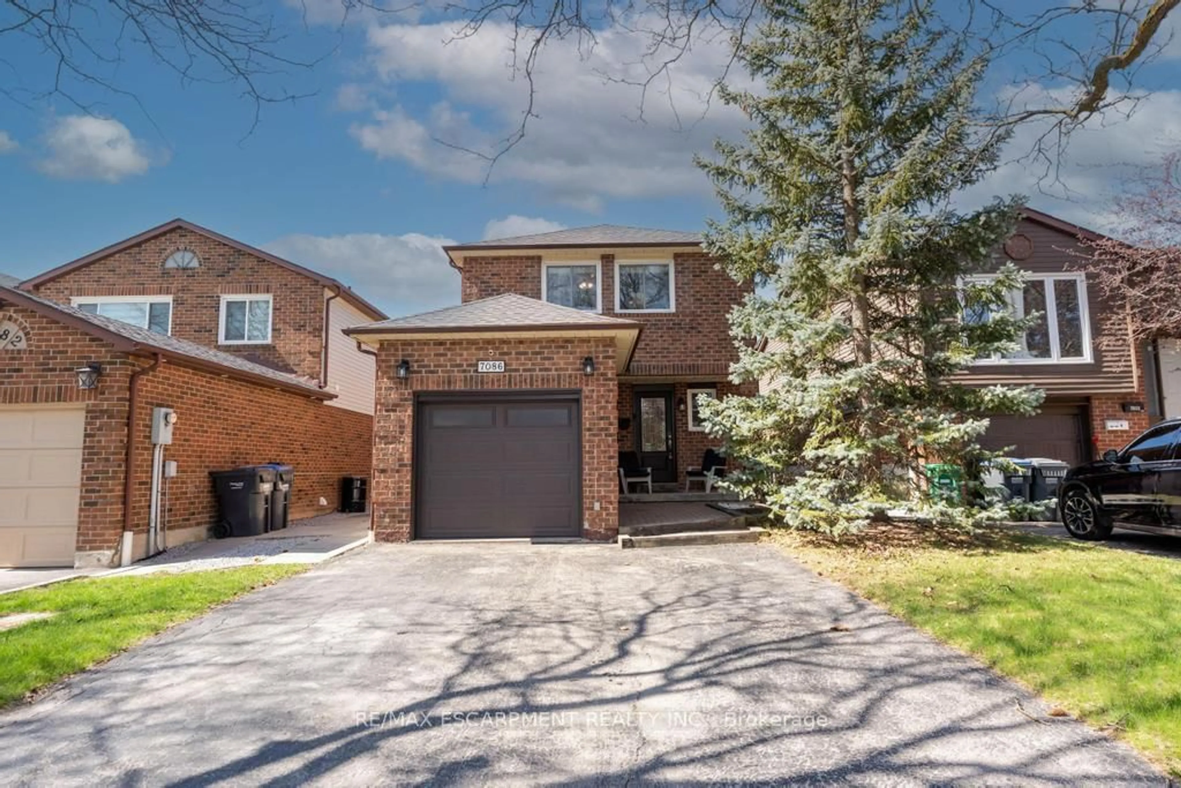 Home with brick exterior material, street for 7086 Tamar Mews, Mississauga Ontario L5N 3S2