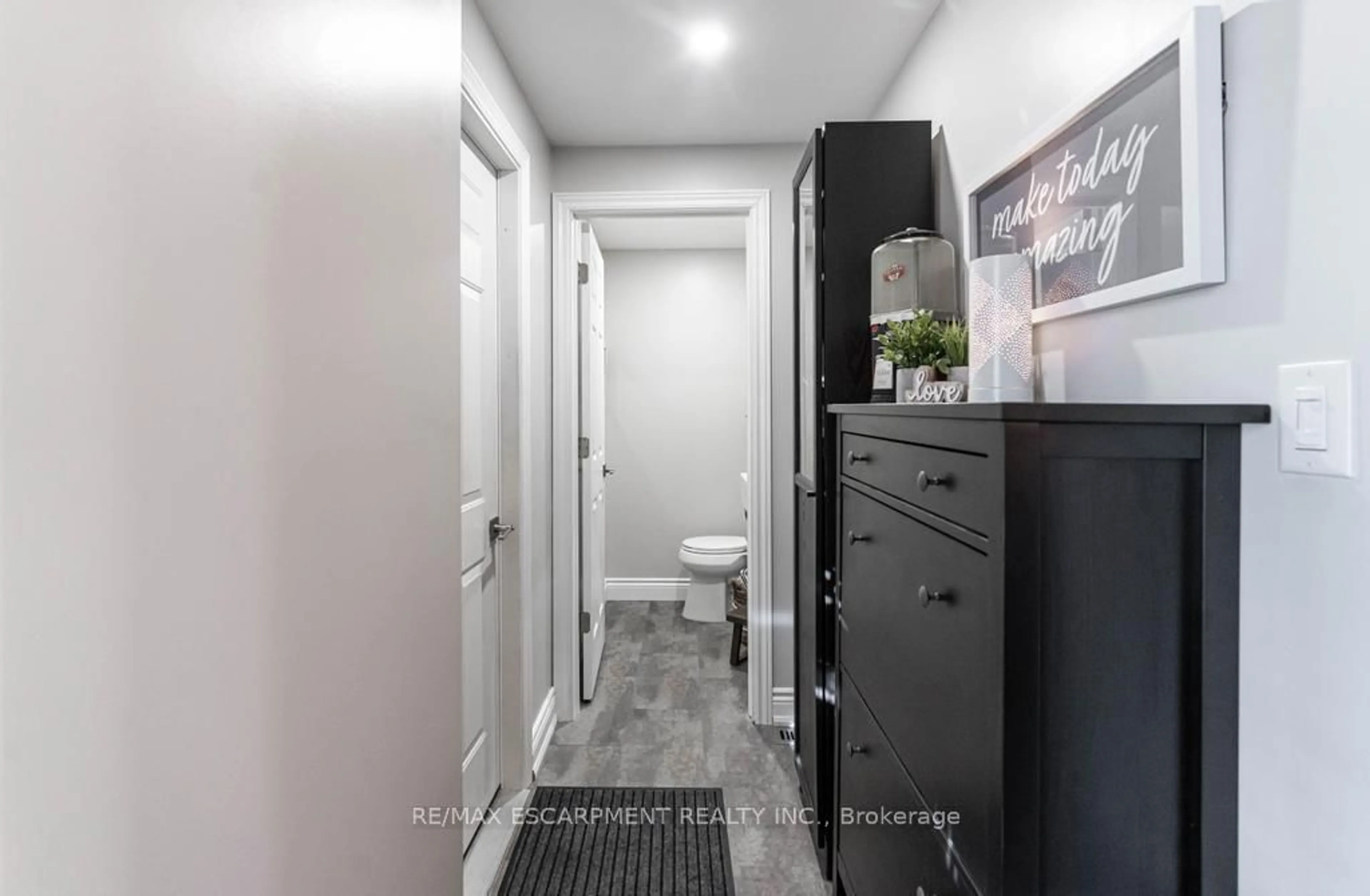 Unknown for 7086 Tamar Mews, Mississauga Ontario L5N 3S2