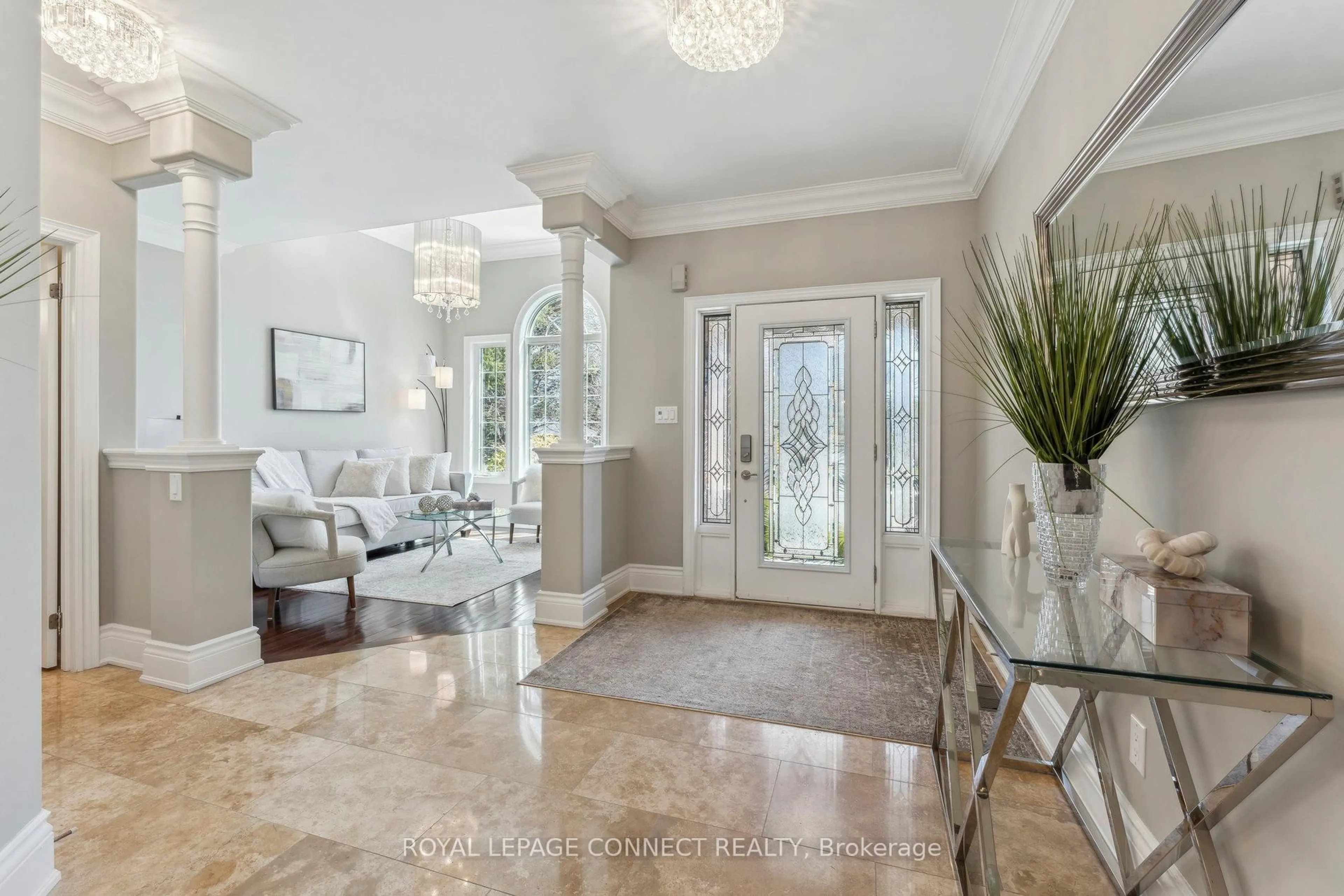 Indoor entryway for 26 Antrim Crt, Caledon Ontario L7C 1R1