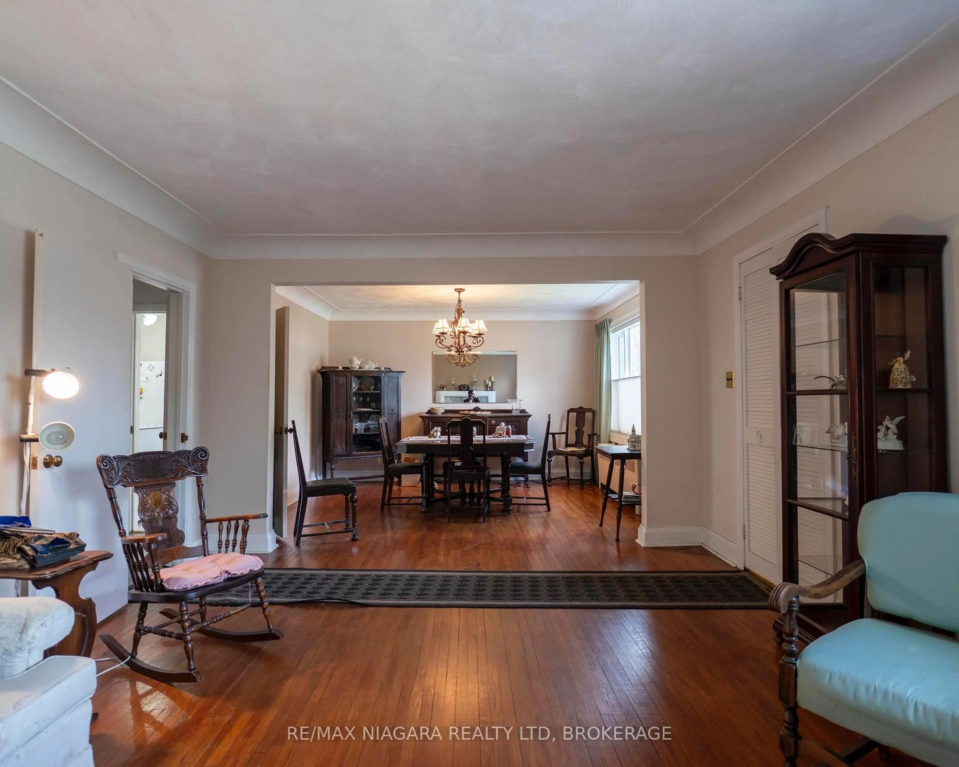 Dining room, unknown for 10 Highland Rd, Oakville Ontario L6K 1S7