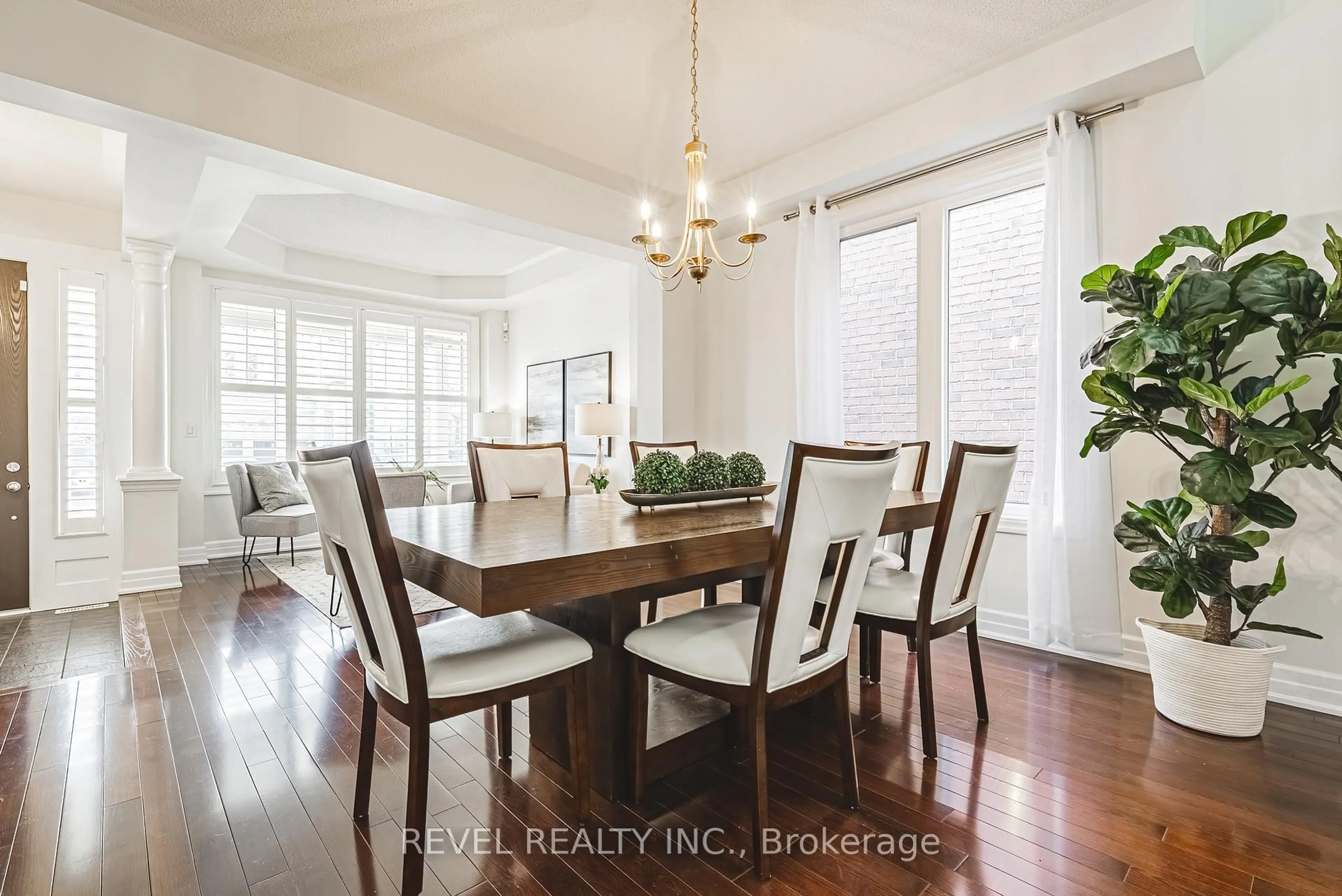 Dining room, wood/laminate floor for 170 Forbes Terr, Milton Ontario L9T 0S6