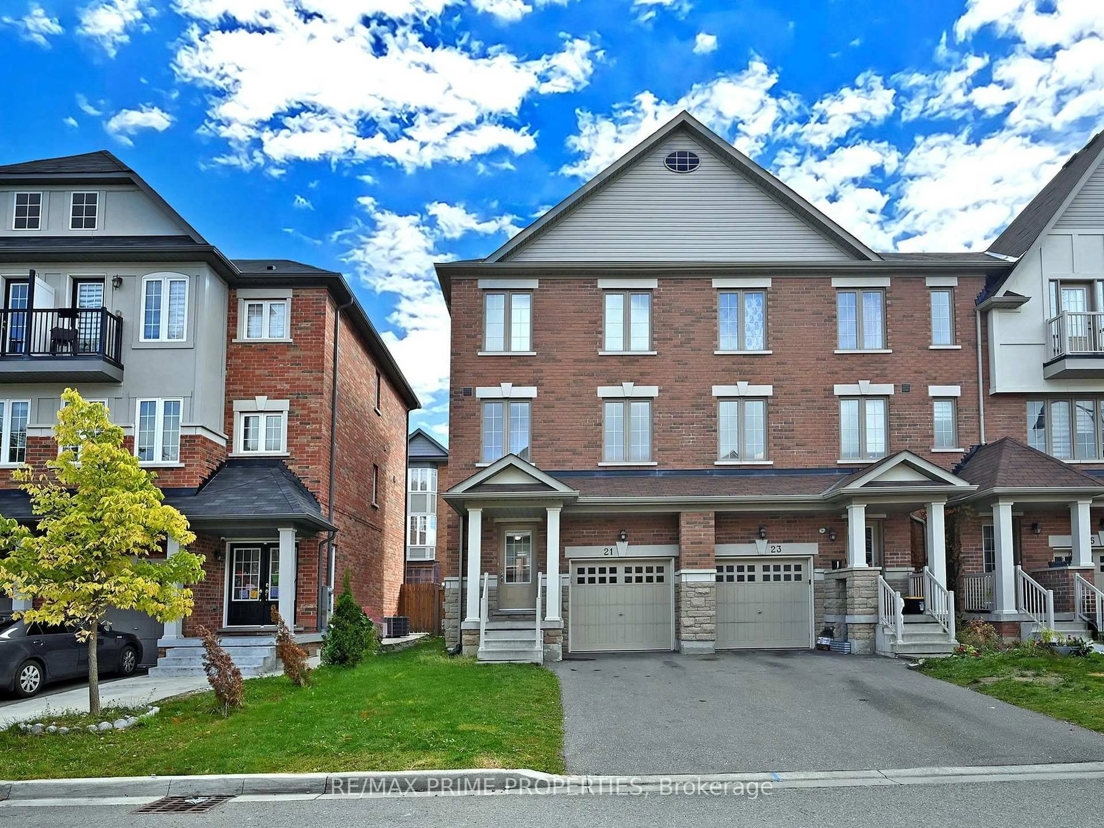 Home with brick exterior material, street for 21 Sprucewood Rd, Brampton Ontario L6Z 0J0