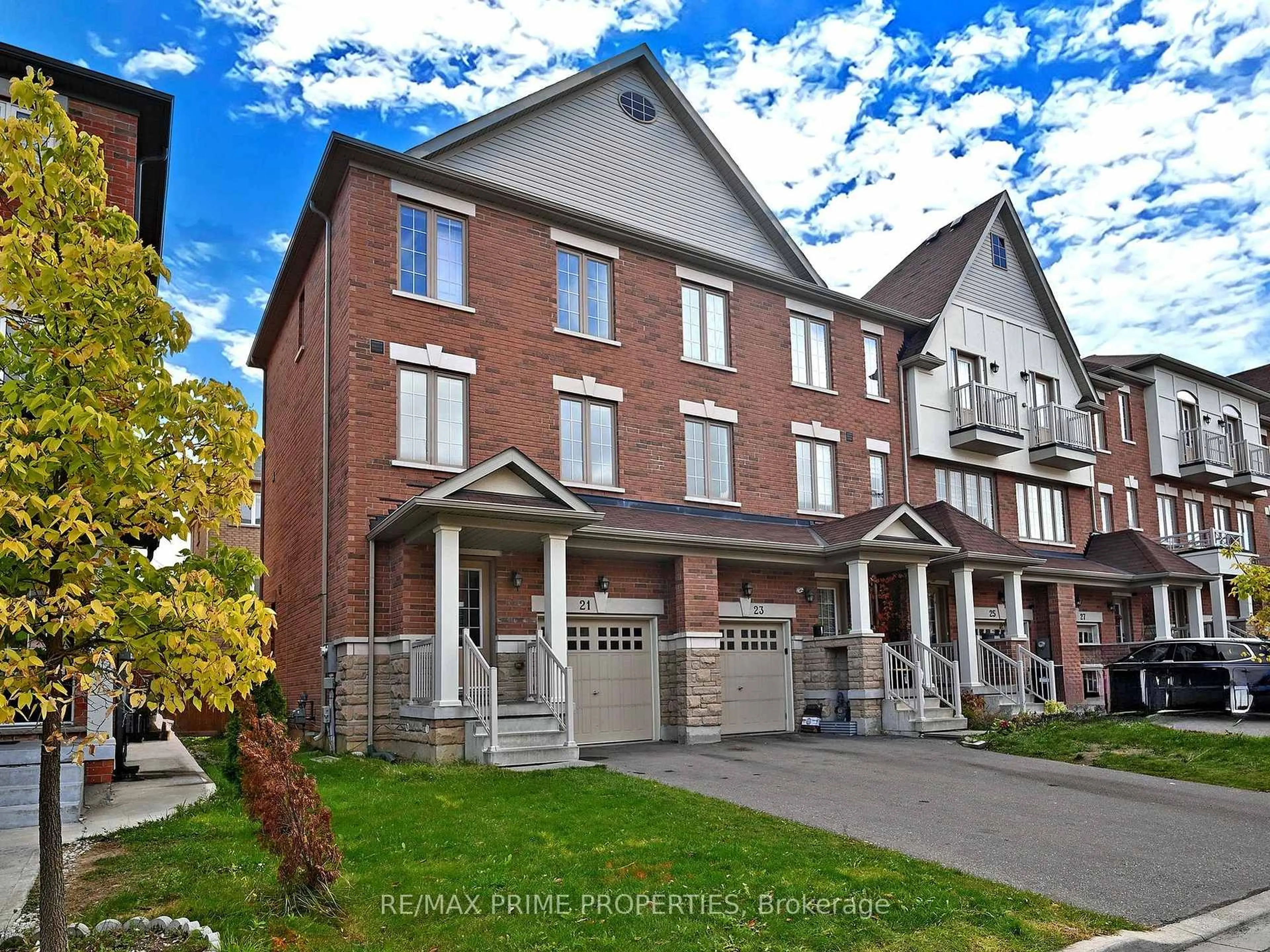 Home with brick exterior material, street for 21 Sprucewood Rd, Brampton Ontario L6Z 0J0