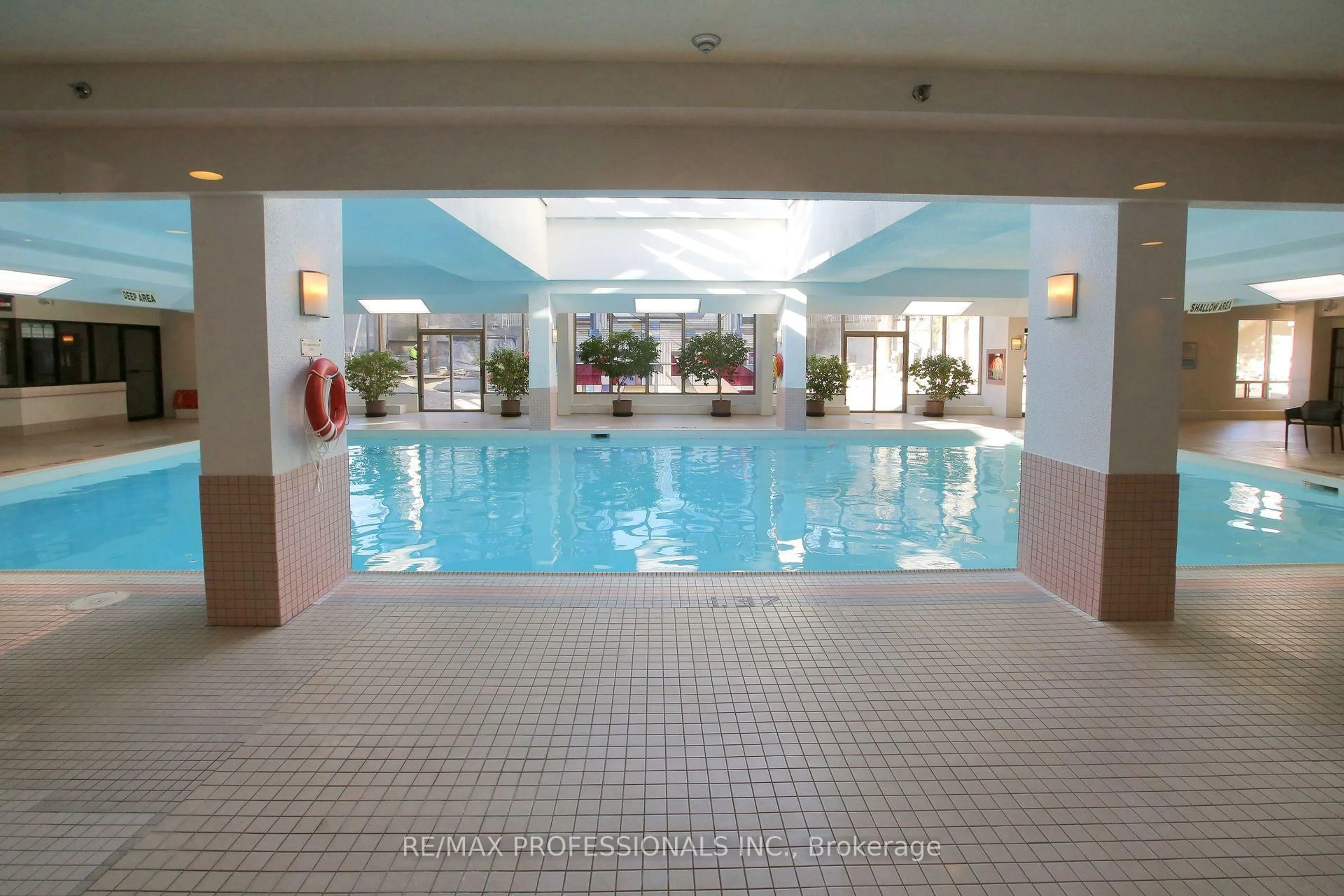 Pool for 1320 Islington Ave #1802, Toronto Ontario M9A 5C6