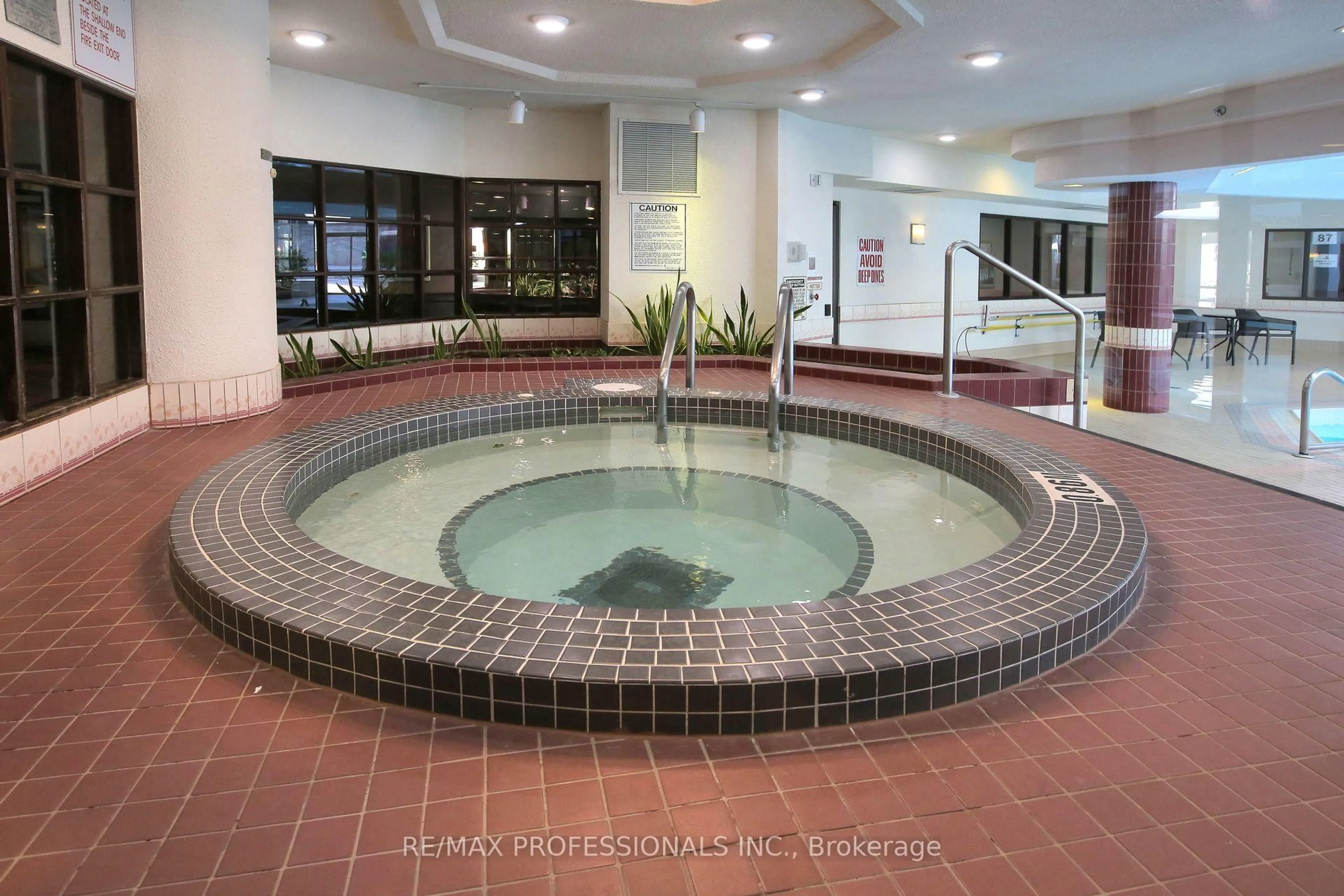 Unknown for 1320 Islington Ave #1802, Toronto Ontario M9A 5C6