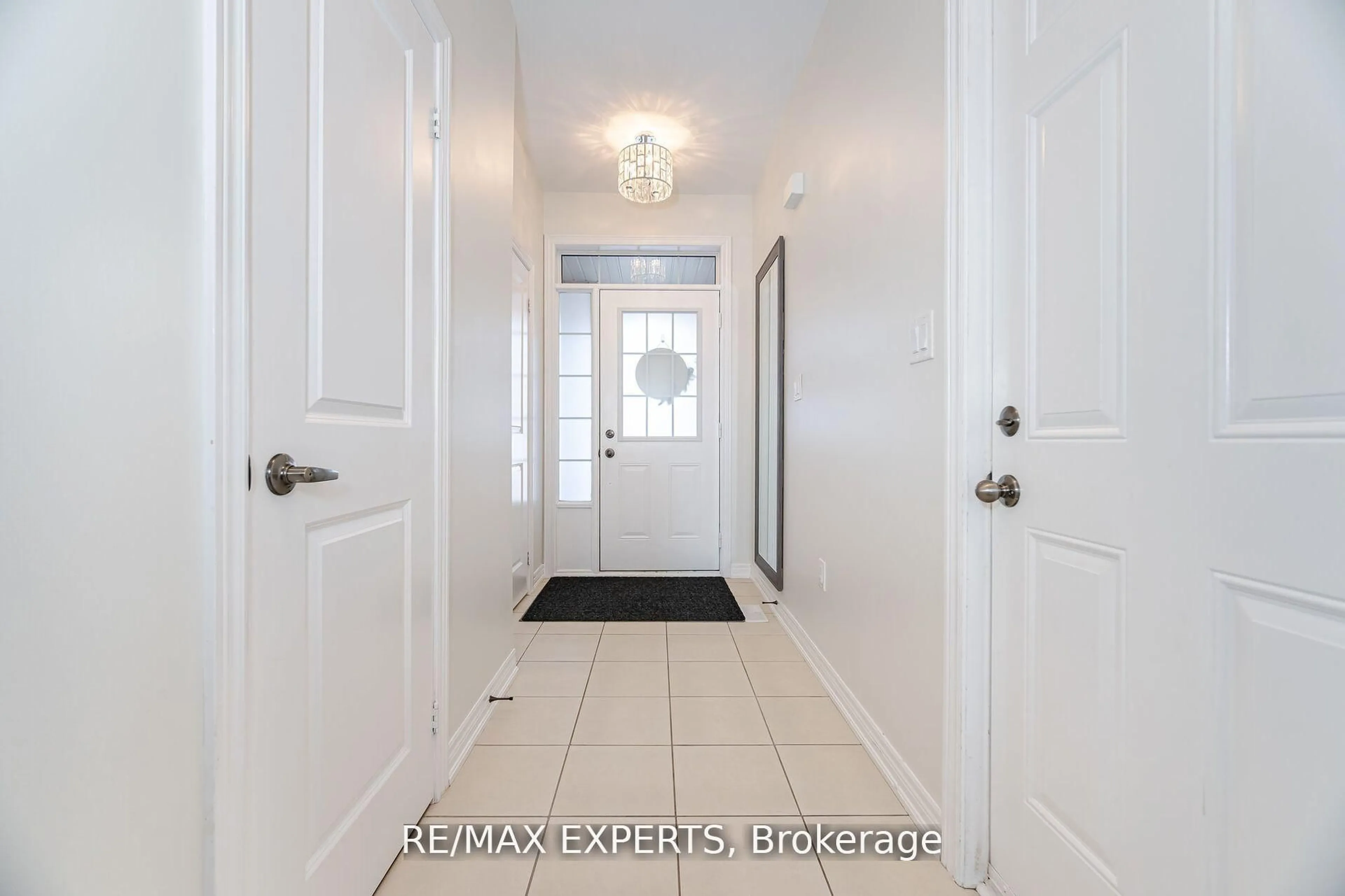 Indoor entryway for 11 Tormore Rd, Caledon Ontario L7E 4K8