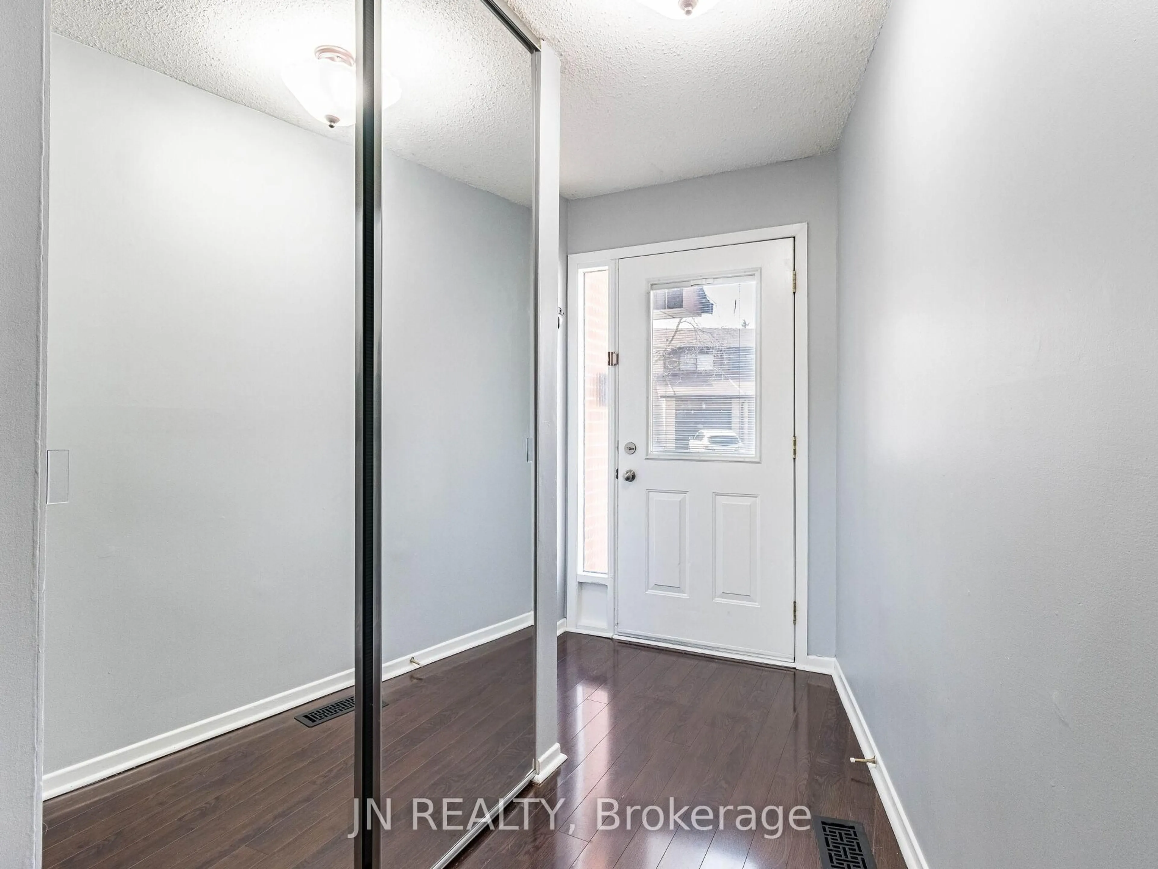 Indoor entryway for 79 Foster Cres #79, Brampton Ontario L6V 3M8