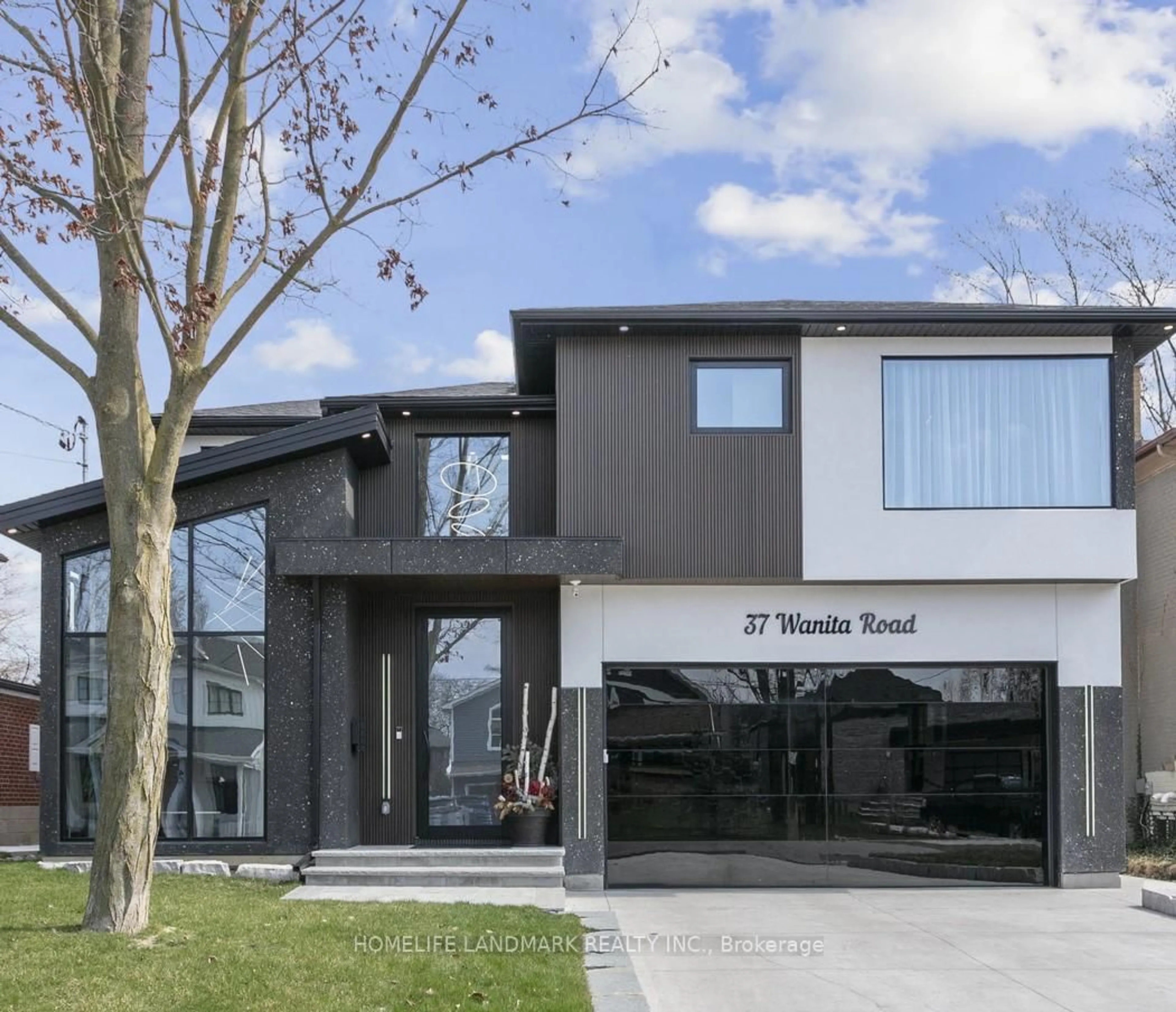Home with vinyl exterior material, street for 37 Wanita Rd, Mississauga Ontario L5G 1B3