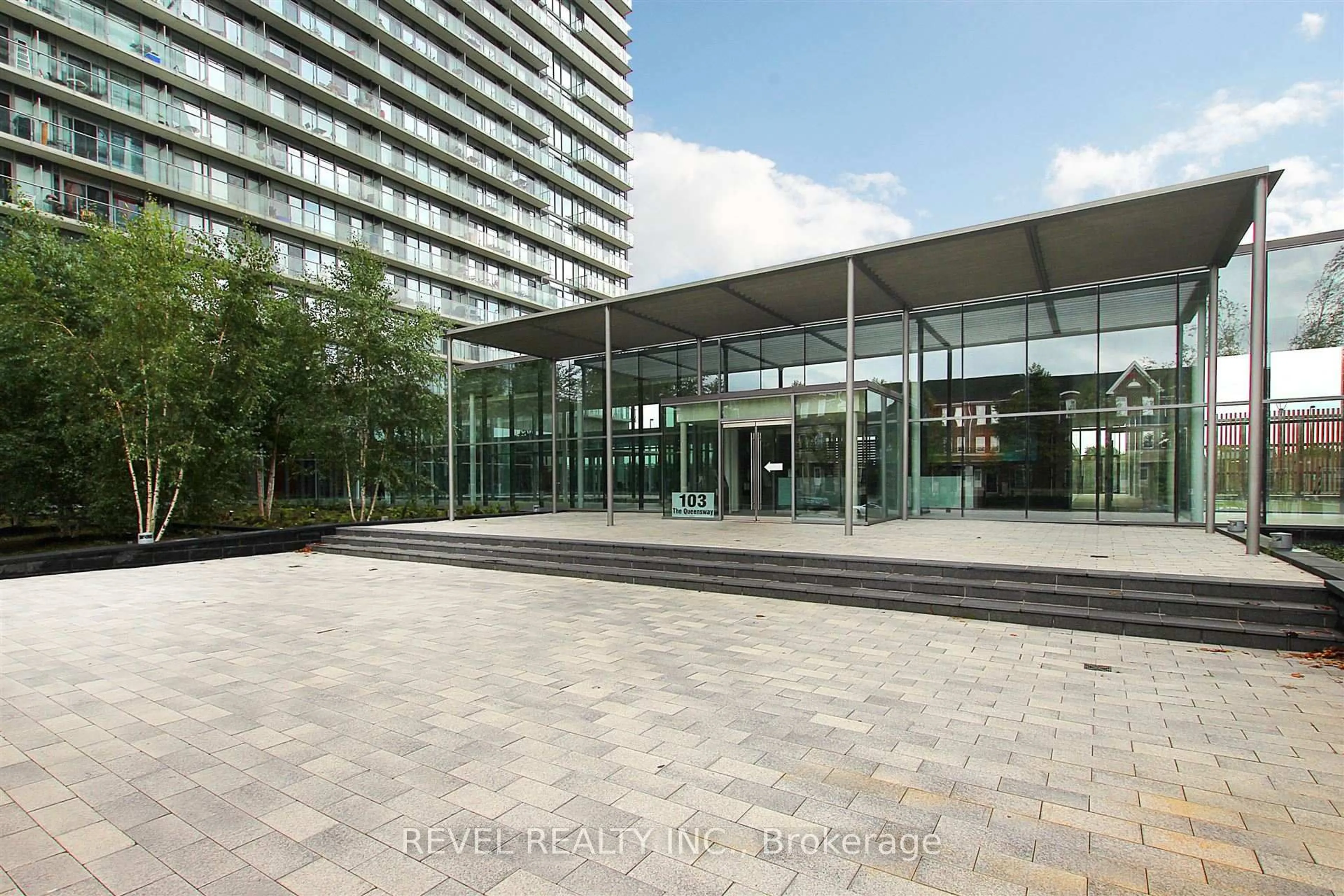 Indoor foyer for 105 The Queensway St #2805, Toronto Ontario M6S 5B5