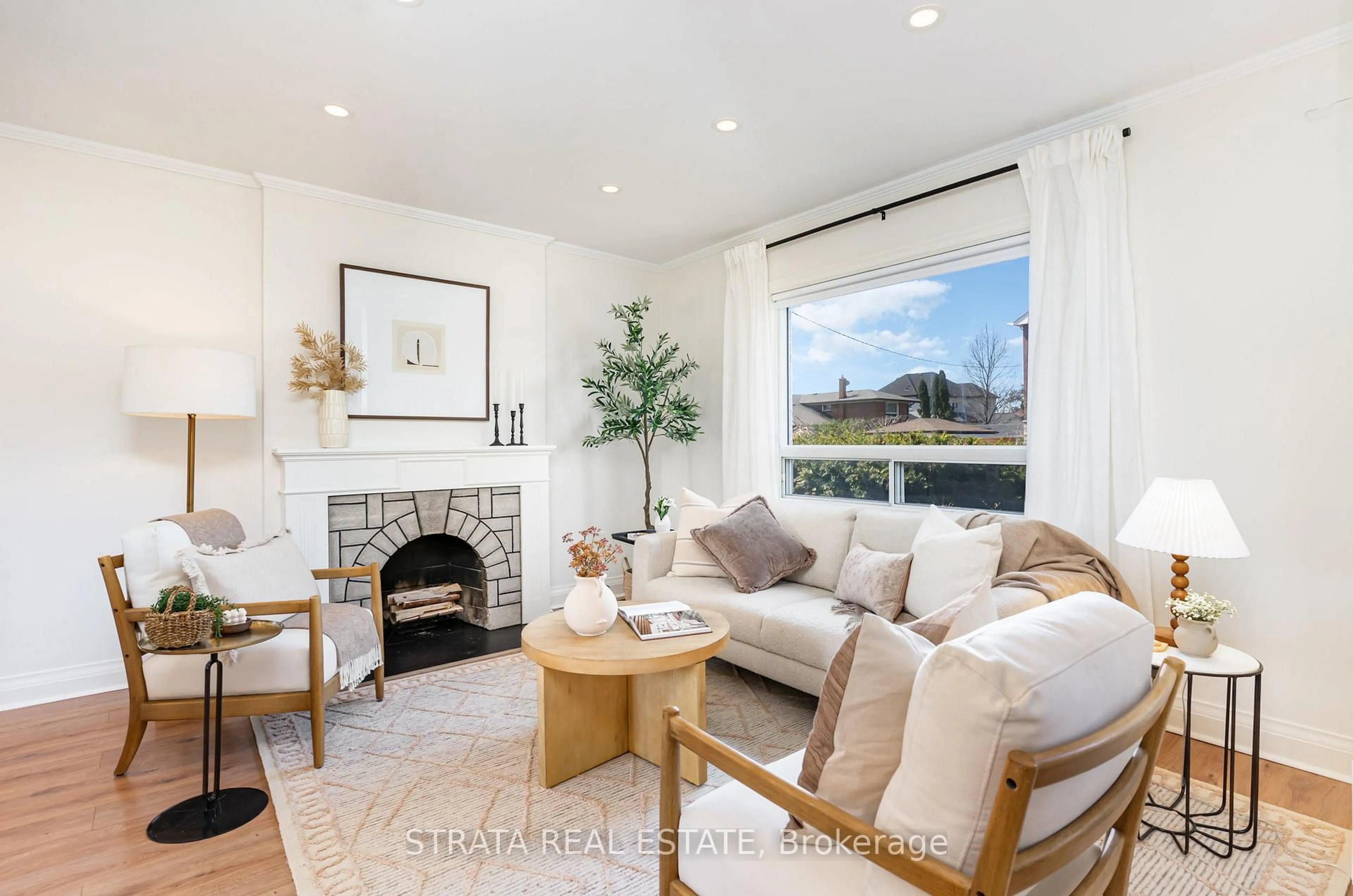 Living room with furniture, unknown for 11 Duern St, Toronto Ontario M6N 4G6