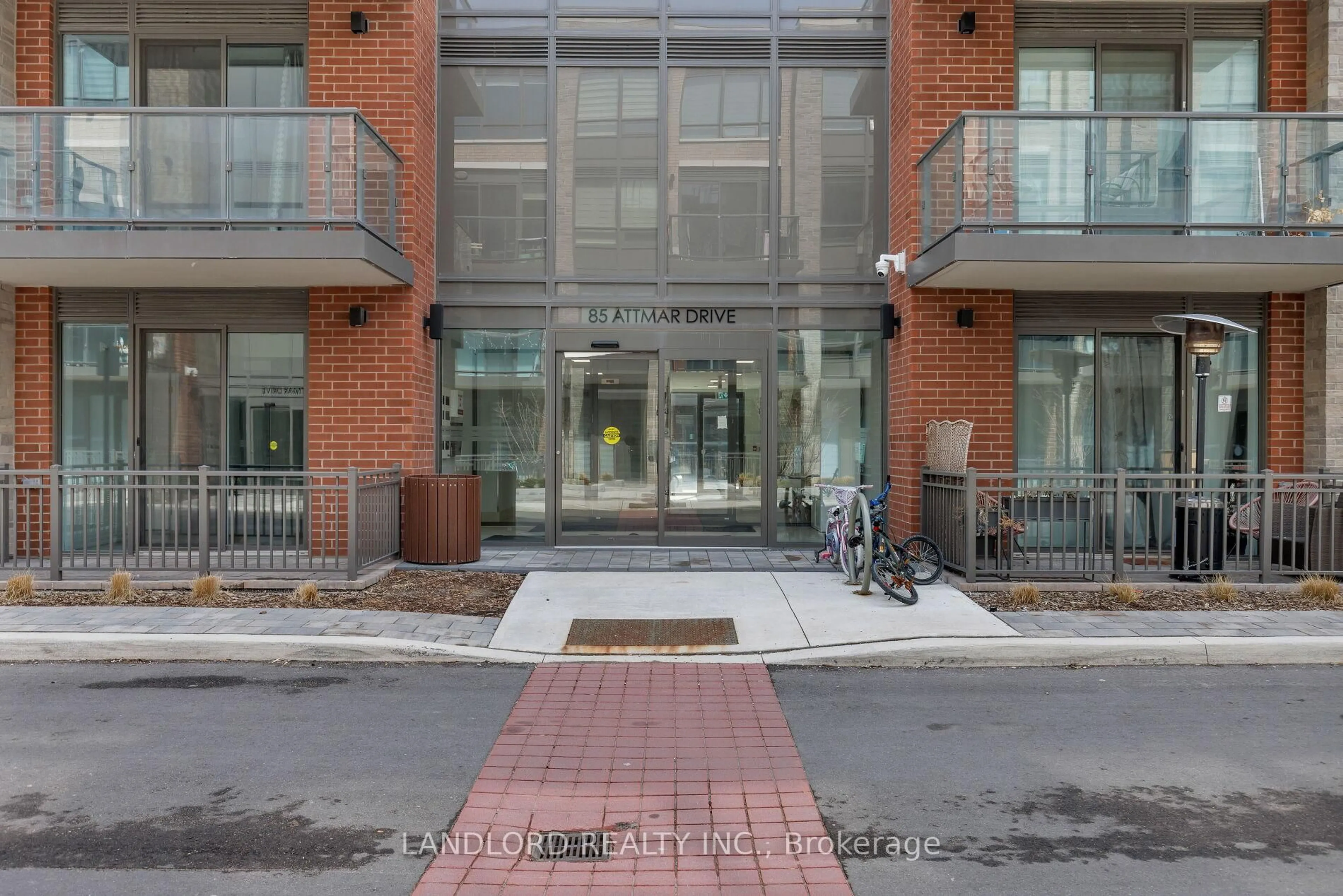 Unknown for 85 Attmar Dr #330, Brampton Ontario L6P 0Y6